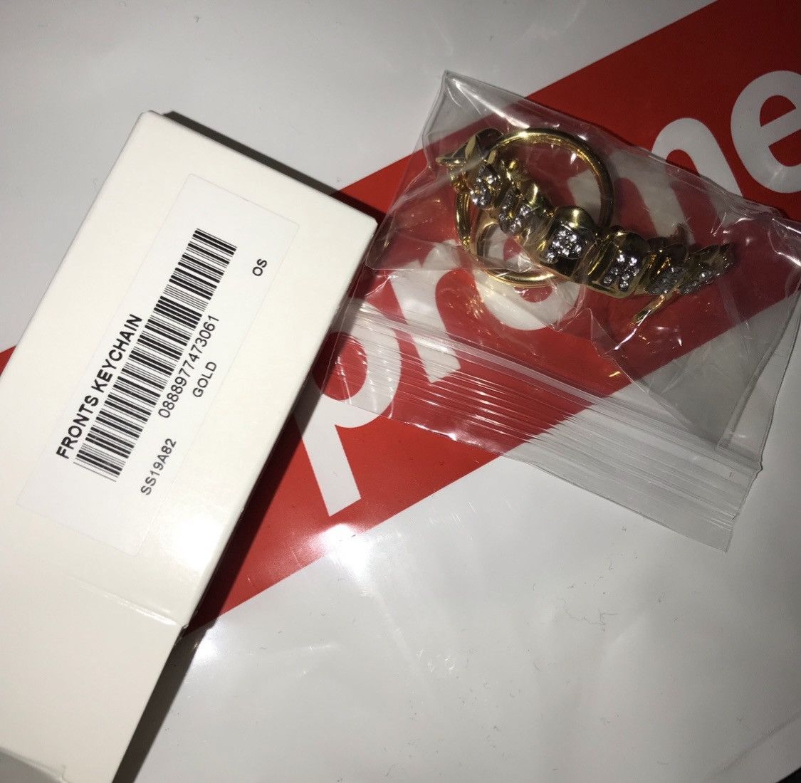 Supreme Supreme Fronts Keychain Wutang Method man gold Size ONE SIZE - 1 Thumbnail