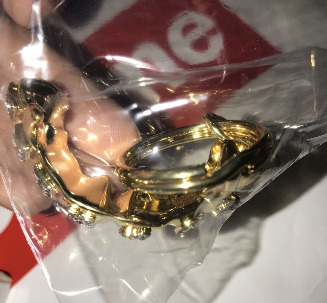 Supreme Supreme Fronts Keychain Wutang Method man gold Size ONE SIZE - 5 Thumbnail
