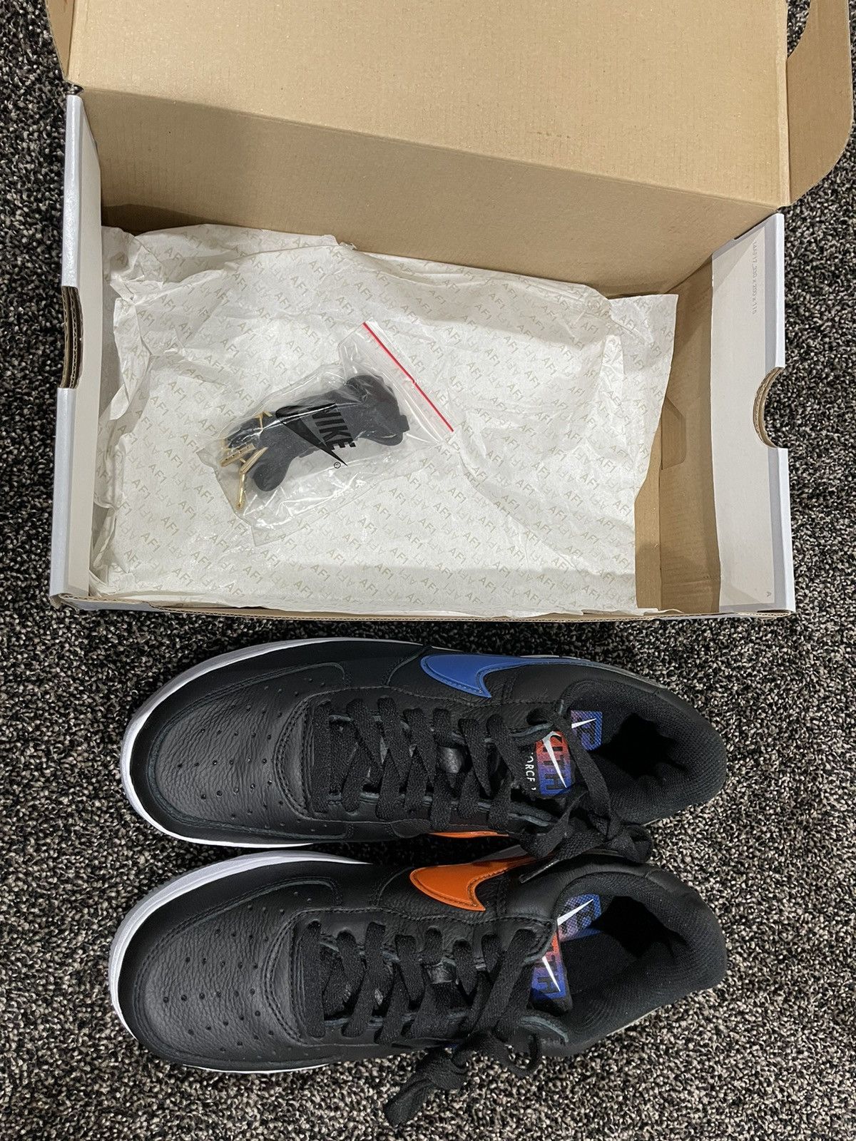 Kith × Nike Nike x Kith Air Force 1 Low Knicks Away Black 2021 Sneaker Size US 9 / EU 42 - 8 Thumbnail
