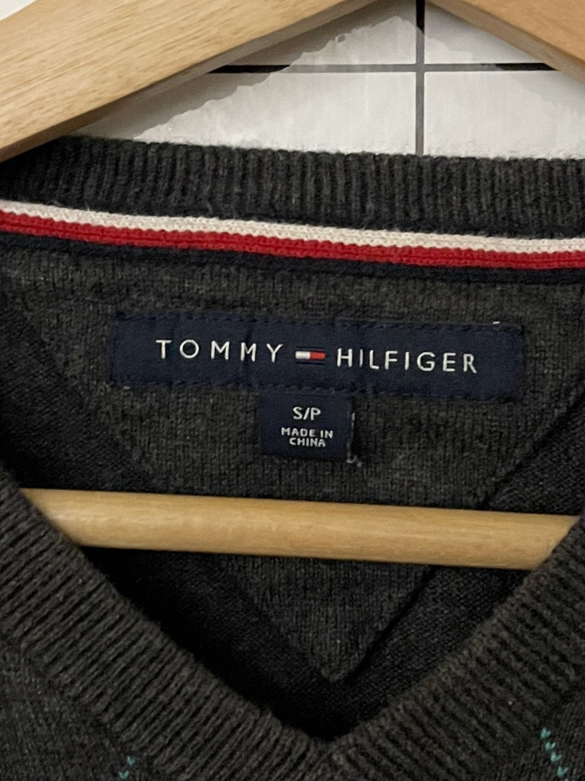 Tommy Hilfiger × Vintage Vintage Tommy Hilfiger Logo Striped Sweatshirt Size US S / EU 44-46 / 1 - 6 Thumbnail