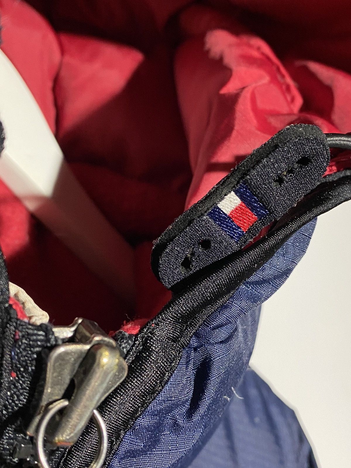 Tommy Hilfiger Tommy Hilfiger Vintage Big Logo Down Puffer Size US L / EU 52-54 / 3 - 11 Thumbnail