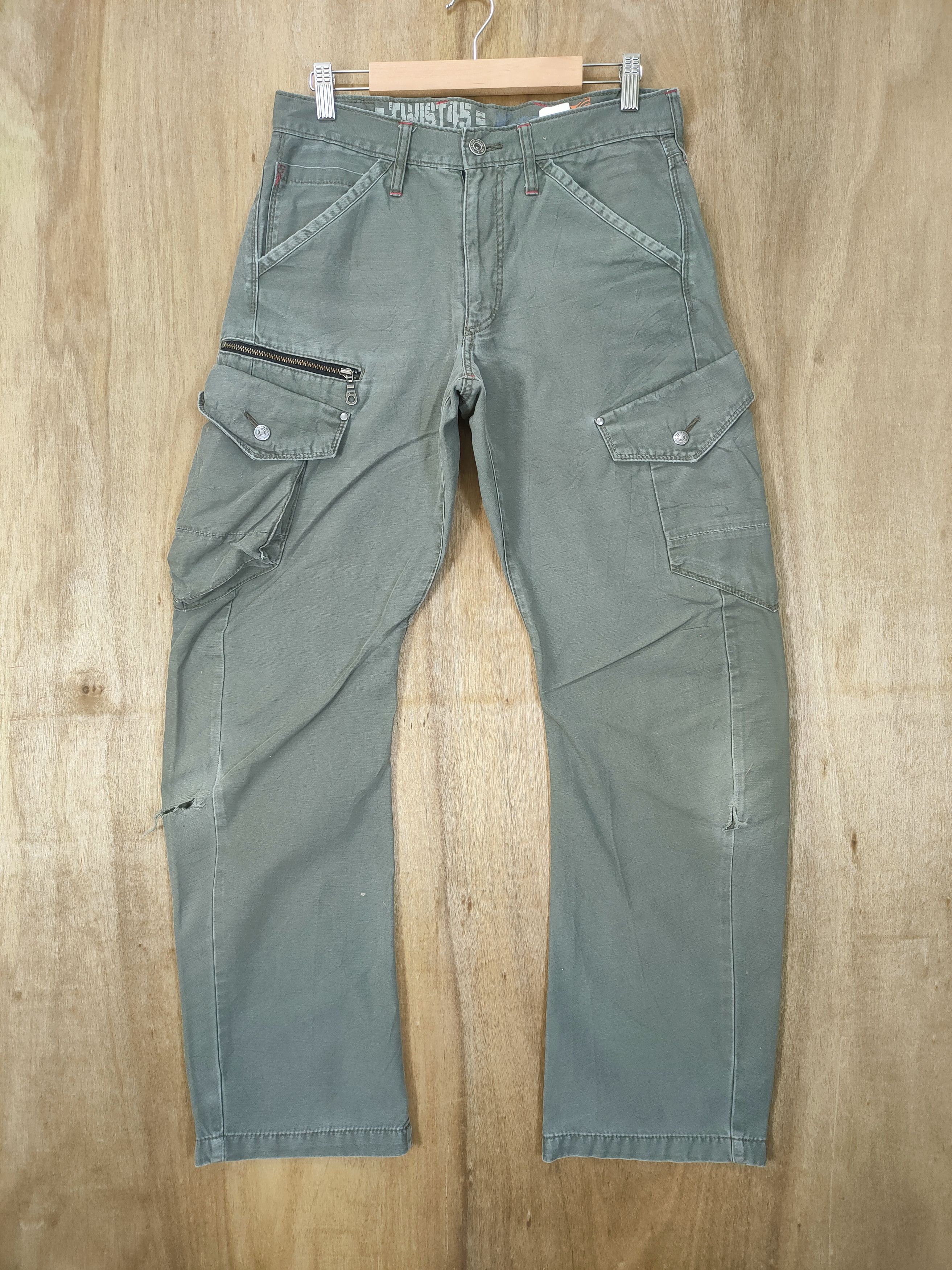 image of Vintage Xbec Baggy Cargo Pants in Green, Men's (Size 30)