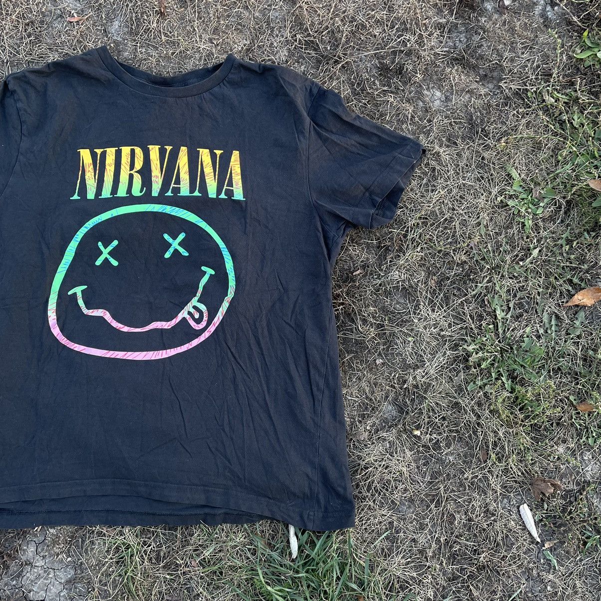 Band Tees Vintage Y2K Kurt Cobain Face Nirvana Print Band Streetwear Size US M / EU 48-50 / 2 - 2 Thumbnail