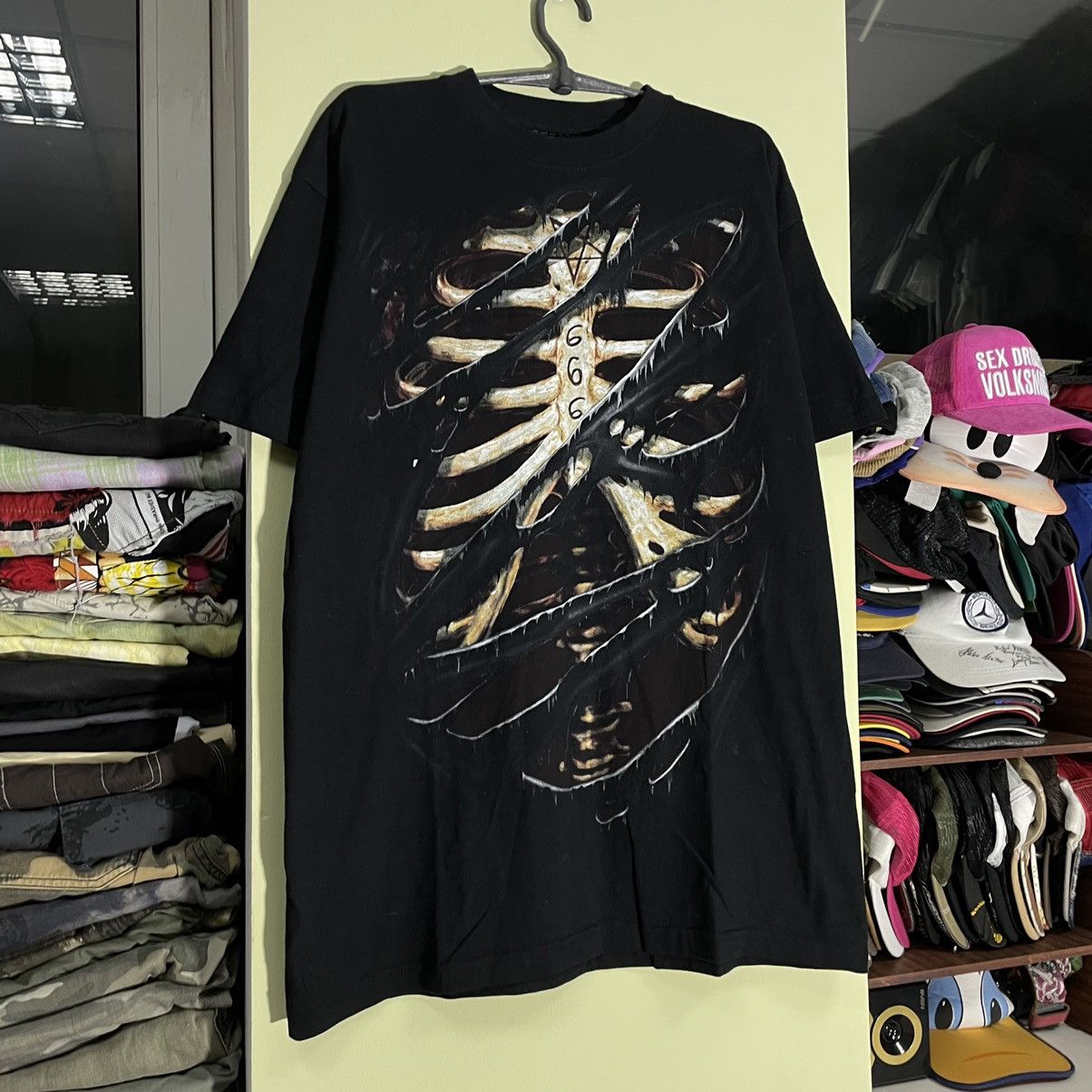 Vintage Vintage 90s Goth Skull Graphic Tee Black Oversized Faded XL Size US XL / EU 56 / 4 - 2 Thumbnail