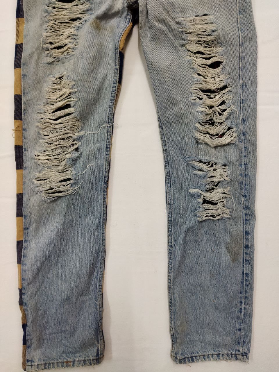 Levi's Vintage Clothing Vintage LEVI'S Custom Made Distressed Jeans - Size 31 Size US 31 - 12 Thumbnail