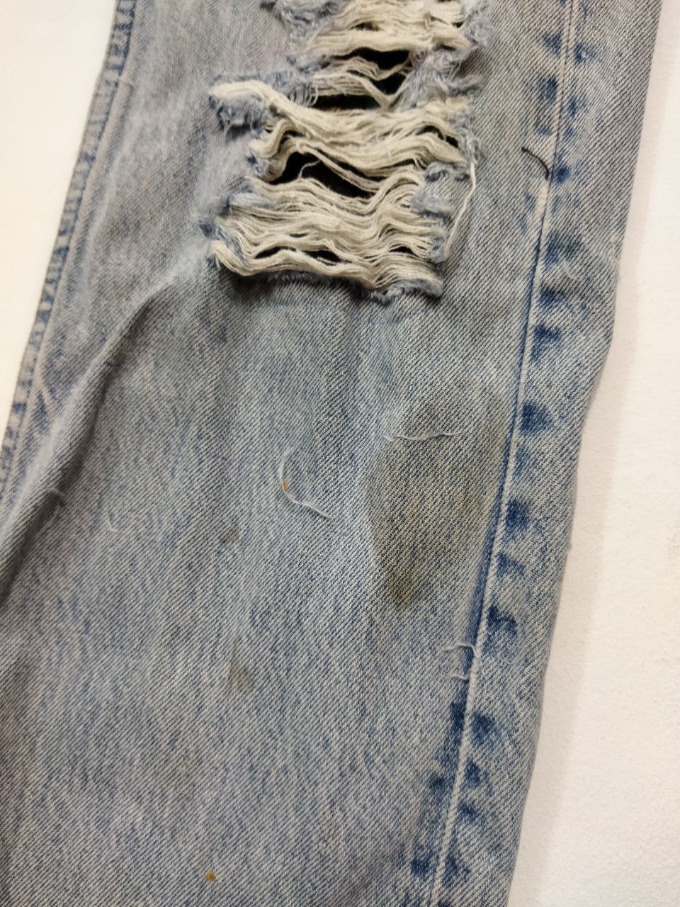 Levi's Vintage Clothing Vintage LEVI'S Custom Made Distressed Jeans - Size 31 Size US 31 - 9 Thumbnail