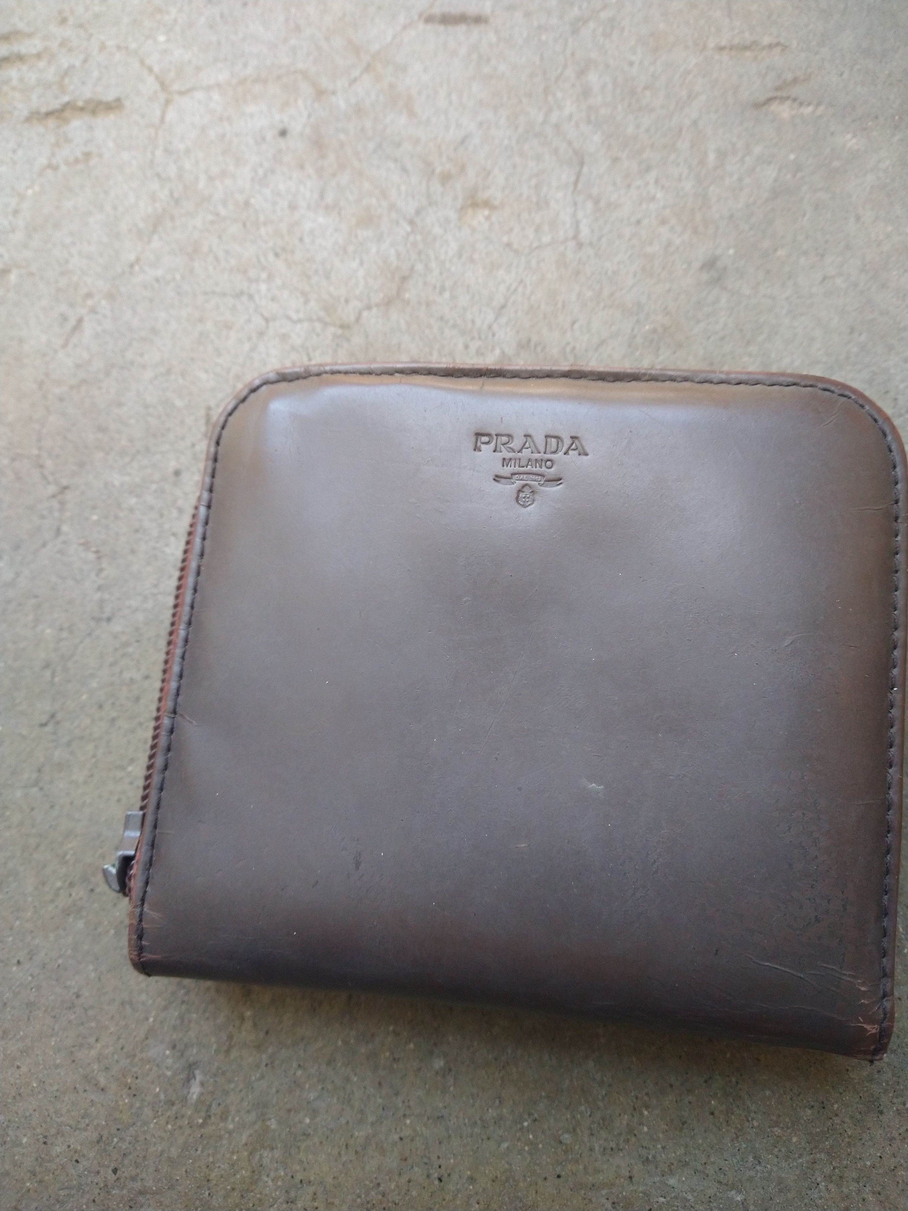 Prada Prada Wallet Brown Leather Zip FLAW Size ONE SIZE - 2 Thumbnail
