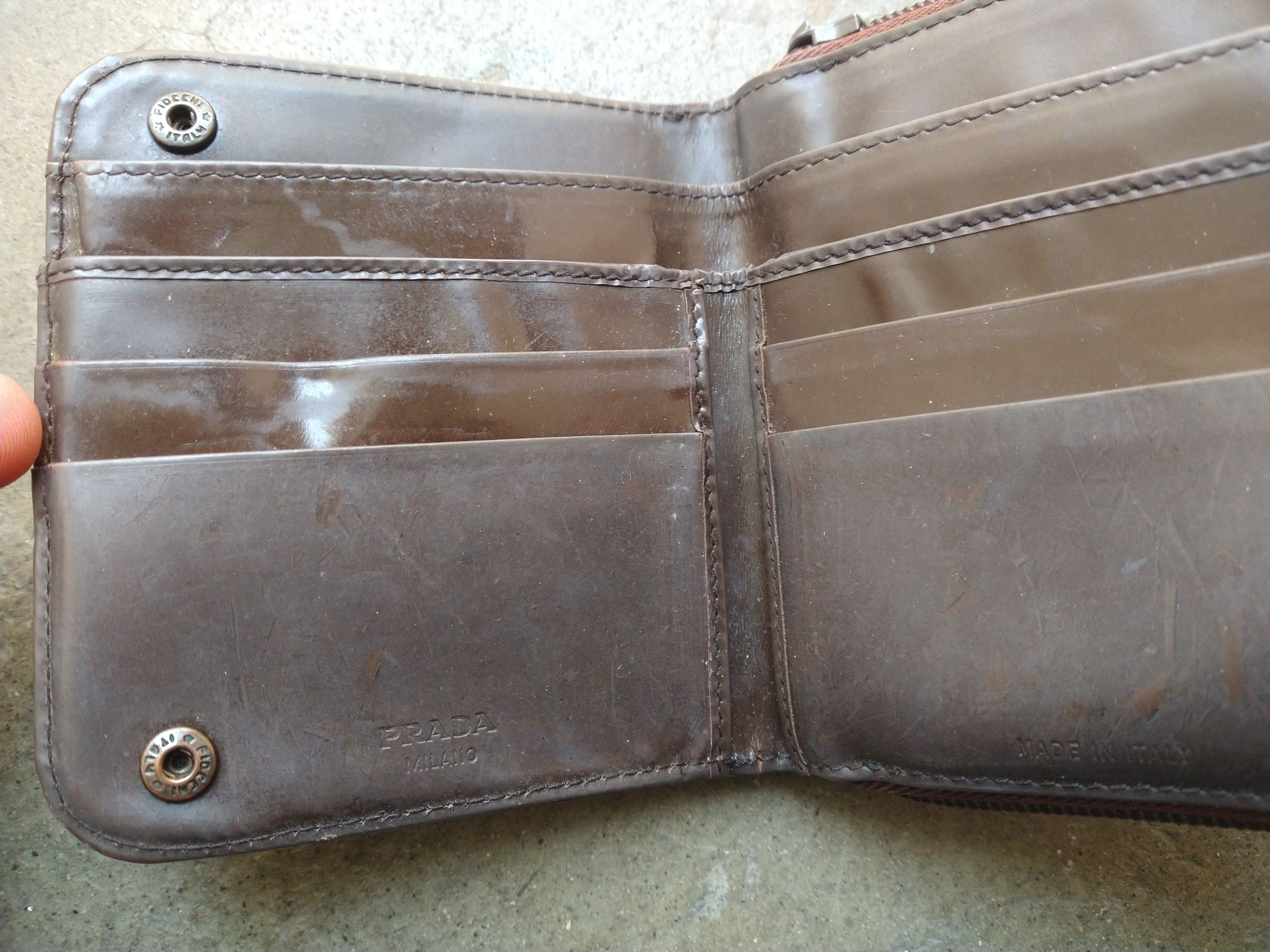 Prada Prada Wallet Brown Leather Zip FLAW Size ONE SIZE - 11 Thumbnail