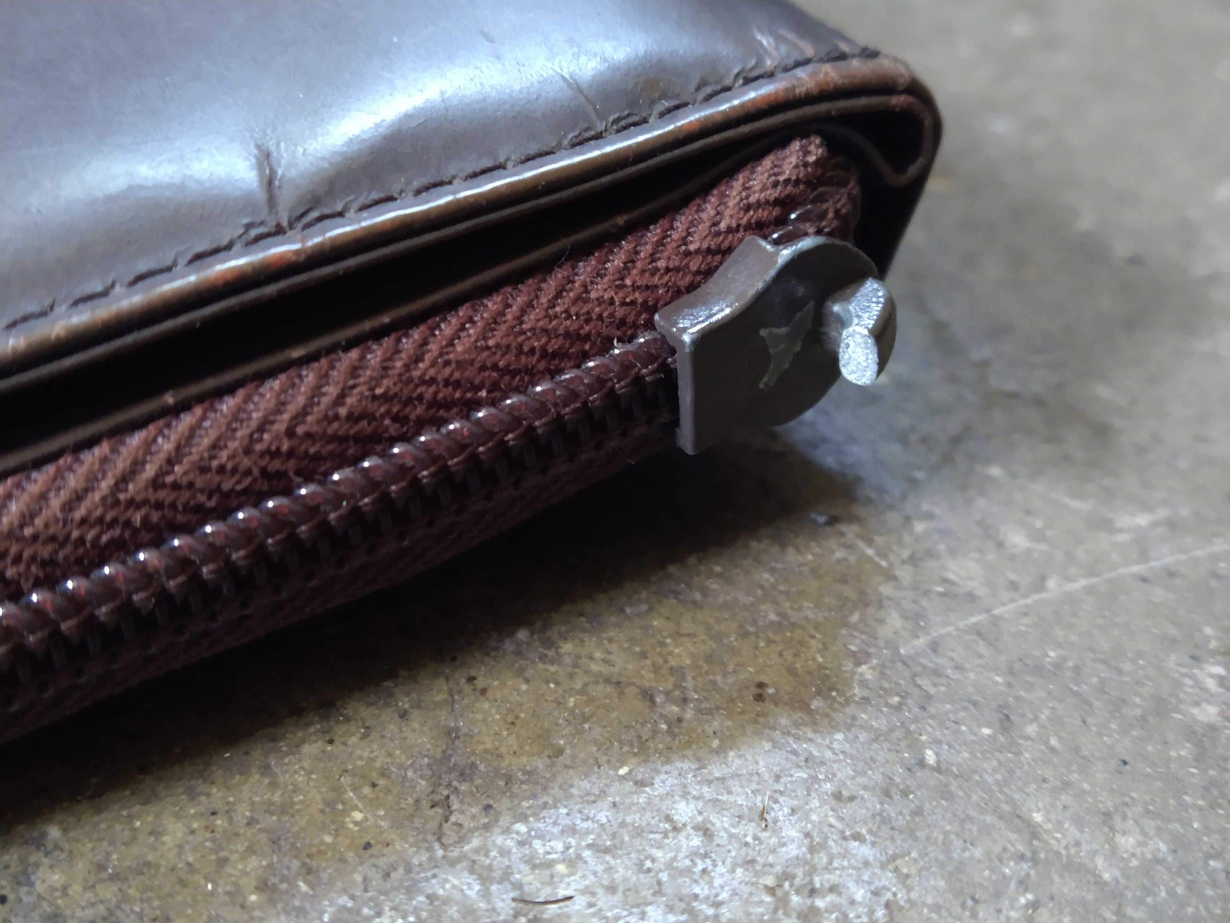 Prada Prada Wallet Brown Leather Zip FLAW Size ONE SIZE - 17 Thumbnail
