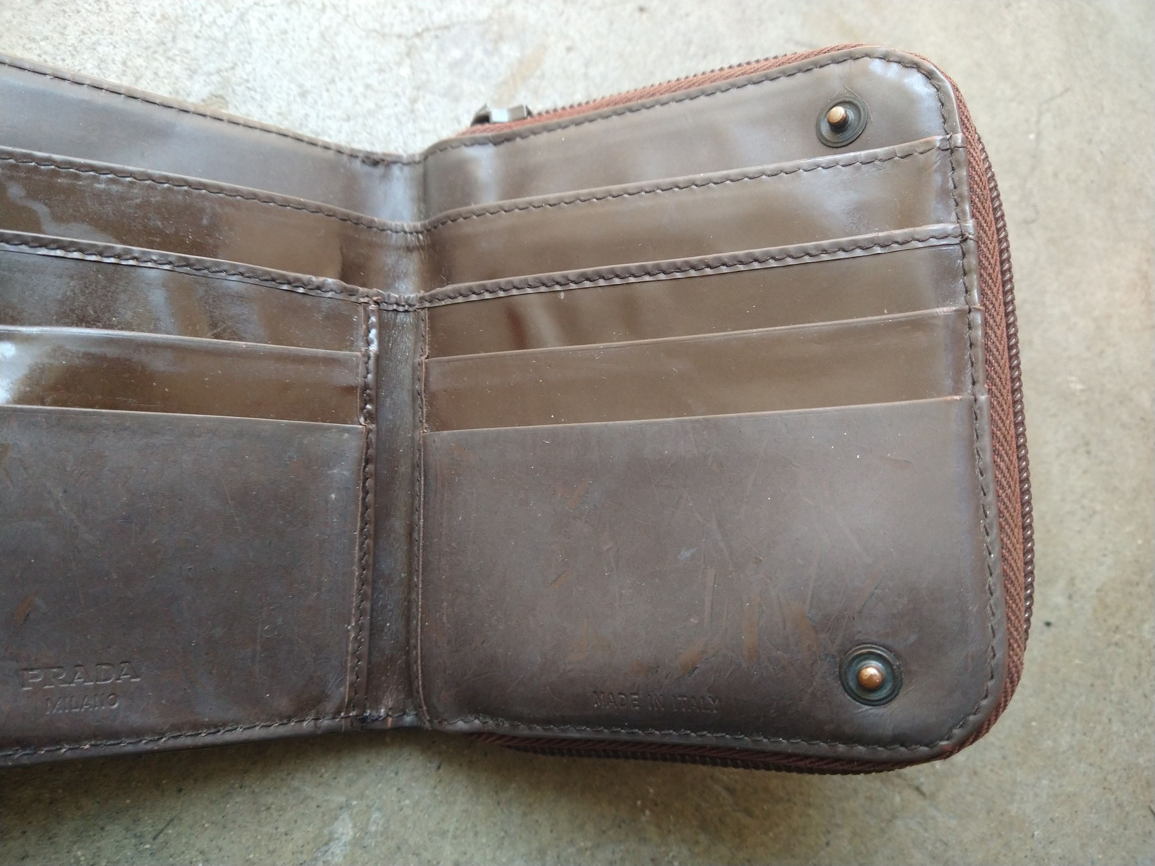 Prada Prada Wallet Brown Leather Zip FLAW Size ONE SIZE - 10 Thumbnail