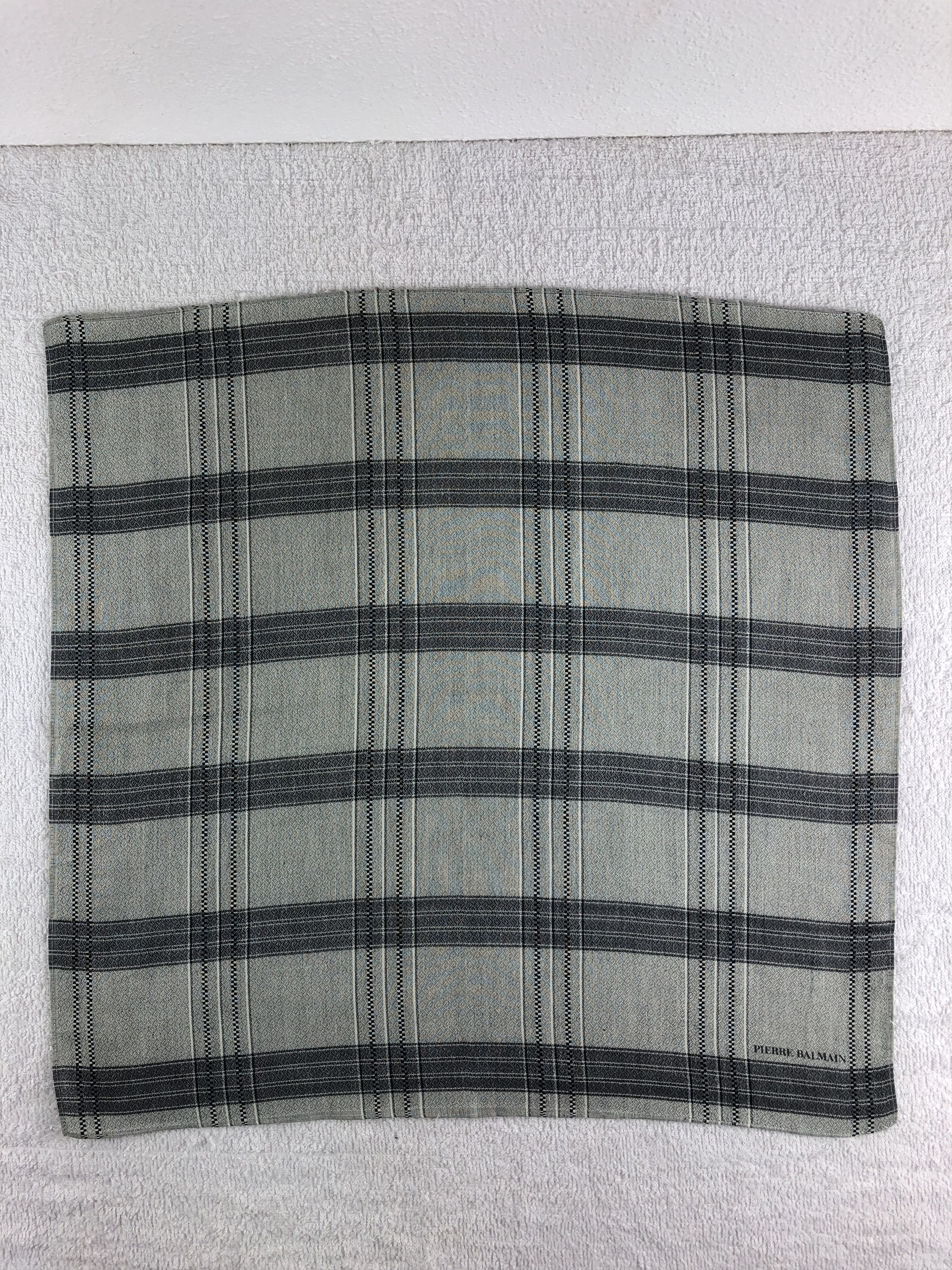 Pierre Balmain Pierre Balmain Handkerchief / Bandana / Neckerchief C216 Size ONE SIZE - 3 Thumbnail