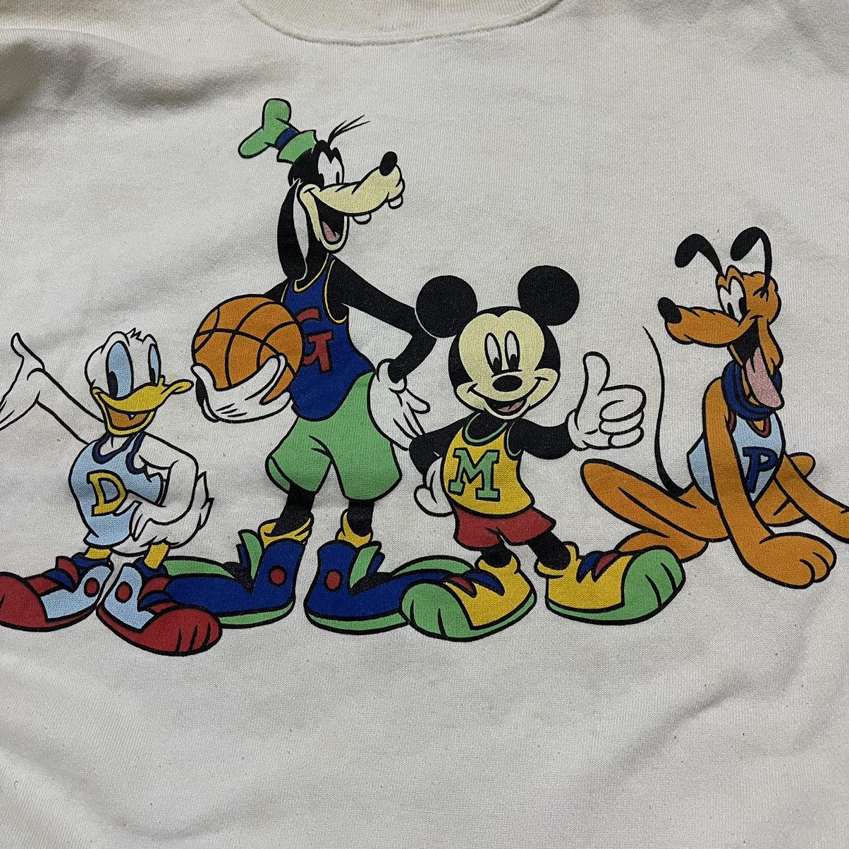 Cartoon Network Vintage 90s disneyland sweatshirt mickey and friend Size US L / EU 52-54 / 3 - 2 Thumbnail