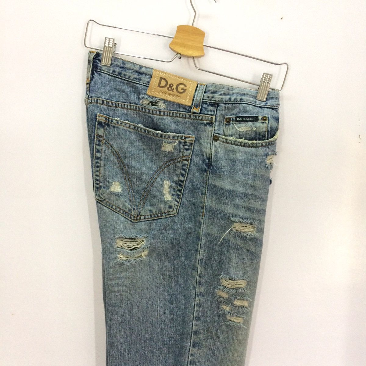 Dolce & Gabbana DOLCE & GABBANA D&G DISTRESSED DESIGN DENIM PANT Size US 32 / EU 48 - 17 Thumbnail