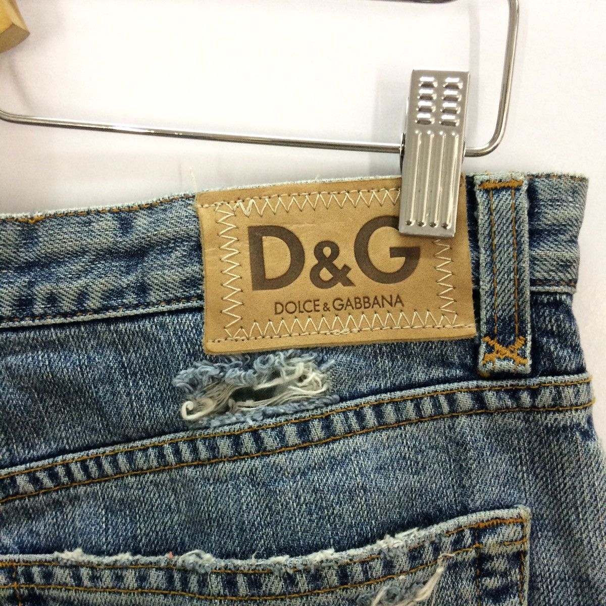 Dolce & Gabbana DOLCE & GABBANA D&G DISTRESSED DESIGN DENIM PANT Size US 32 / EU 48 - 11 Thumbnail