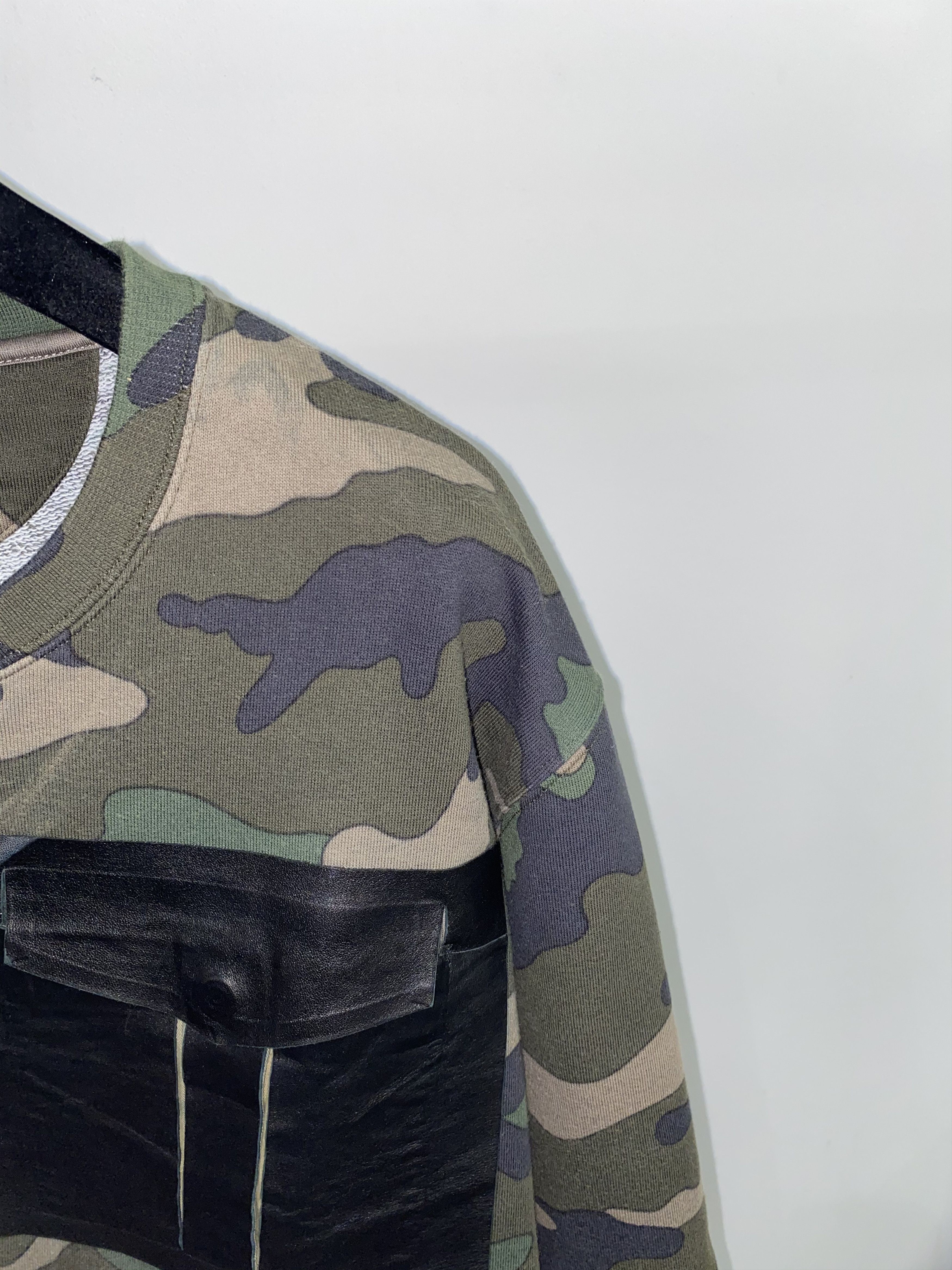Valentino Valentino Camo Front Pocket Sweatshirt Size US L / EU 52-54 / 3 - 4 Thumbnail