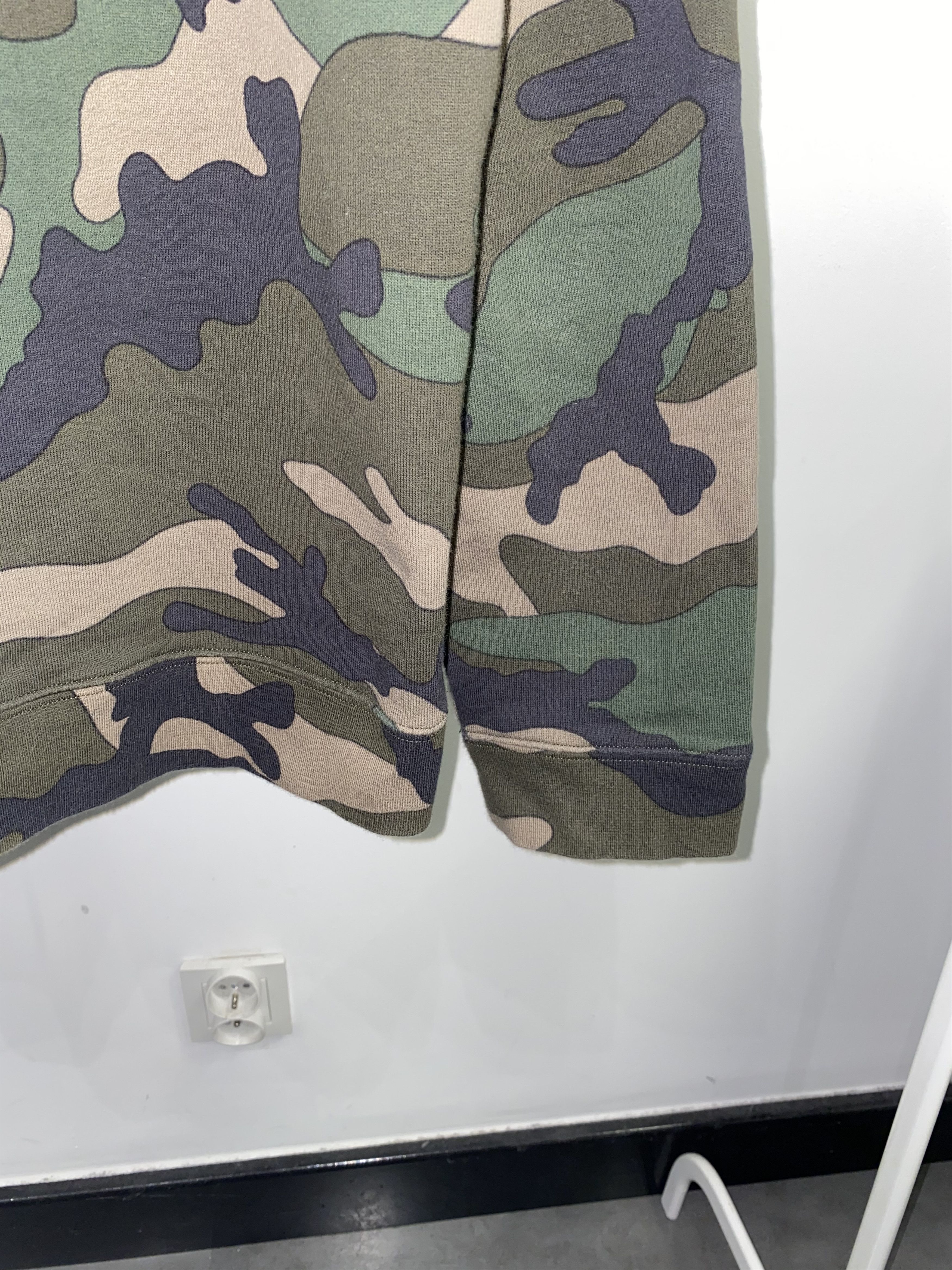 Valentino Valentino Camo Front Pocket Sweatshirt Size US L / EU 52-54 / 3 - 8 Thumbnail