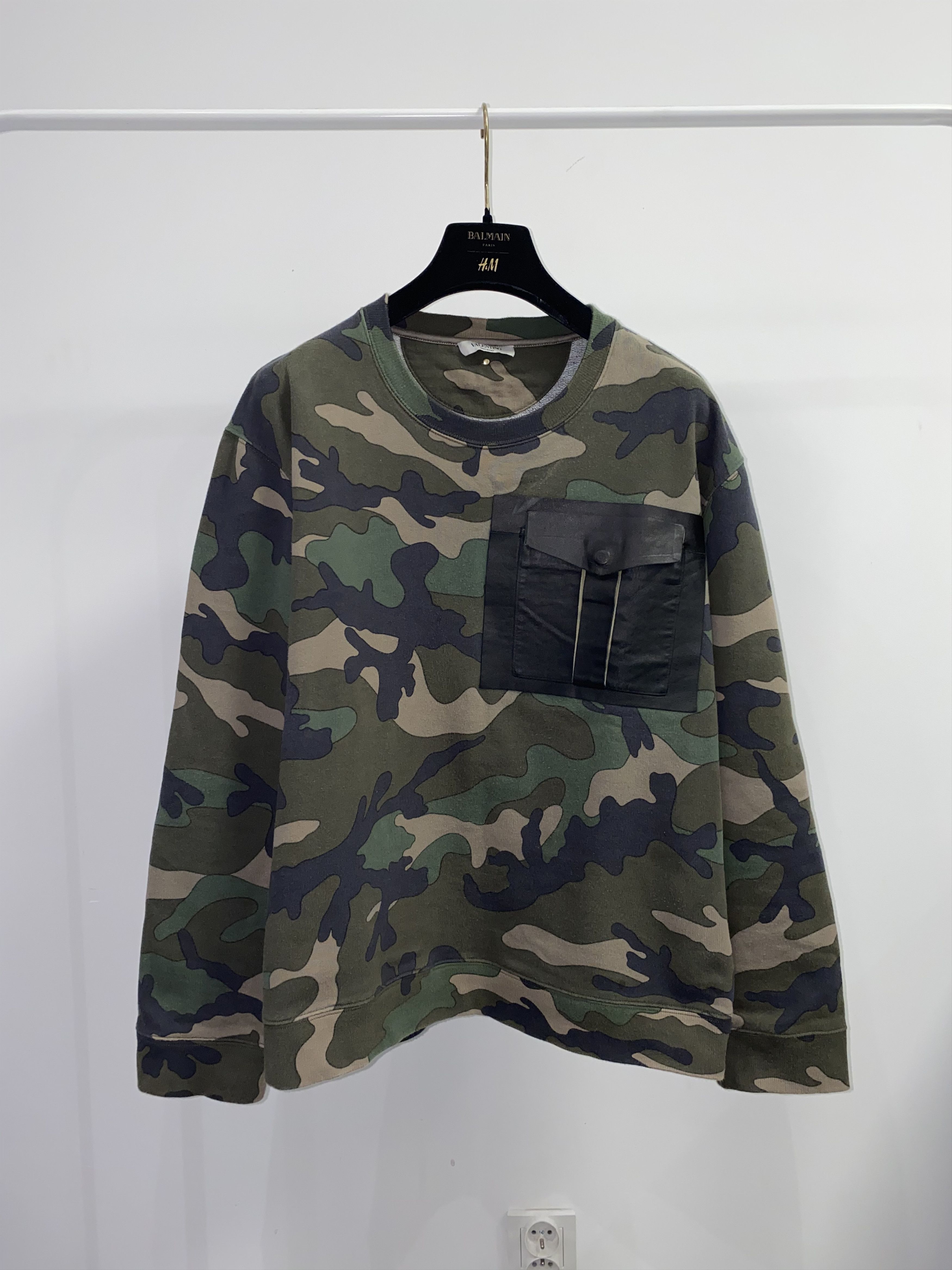 Valentino Valentino Camo Front Pocket Sweatshirt Size US L / EU 52-54 / 3 - 3 Thumbnail