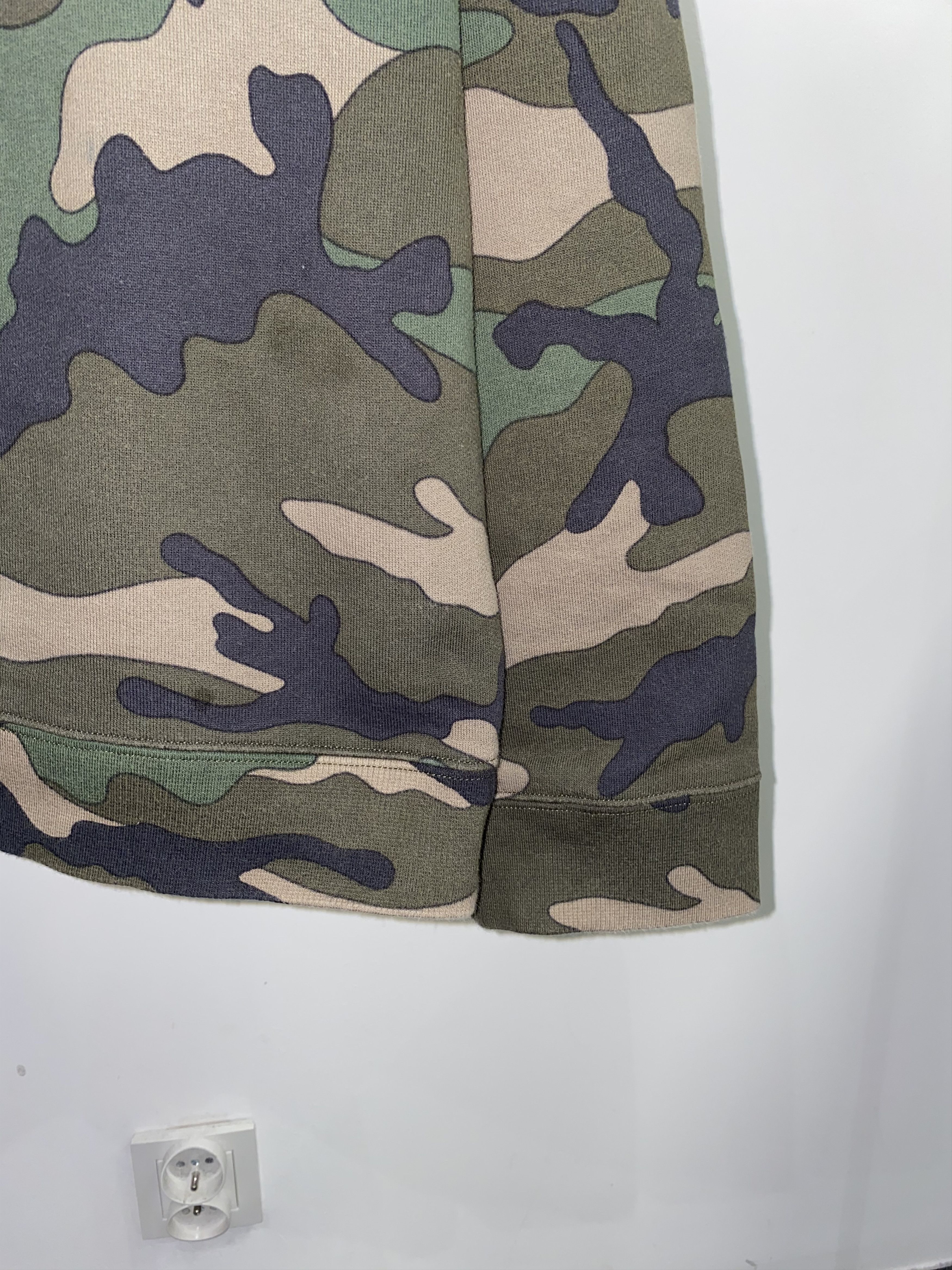 Valentino Valentino Camo Front Pocket Sweatshirt Size US L / EU 52-54 / 3 - 5 Thumbnail