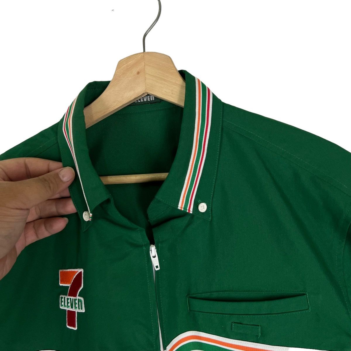 Japanese Brand VINTAGE 7-ELEVEN WORKERS WEAR BIG LOGO JACKET Size US L / EU 52-54 / 3 - 5 Thumbnail