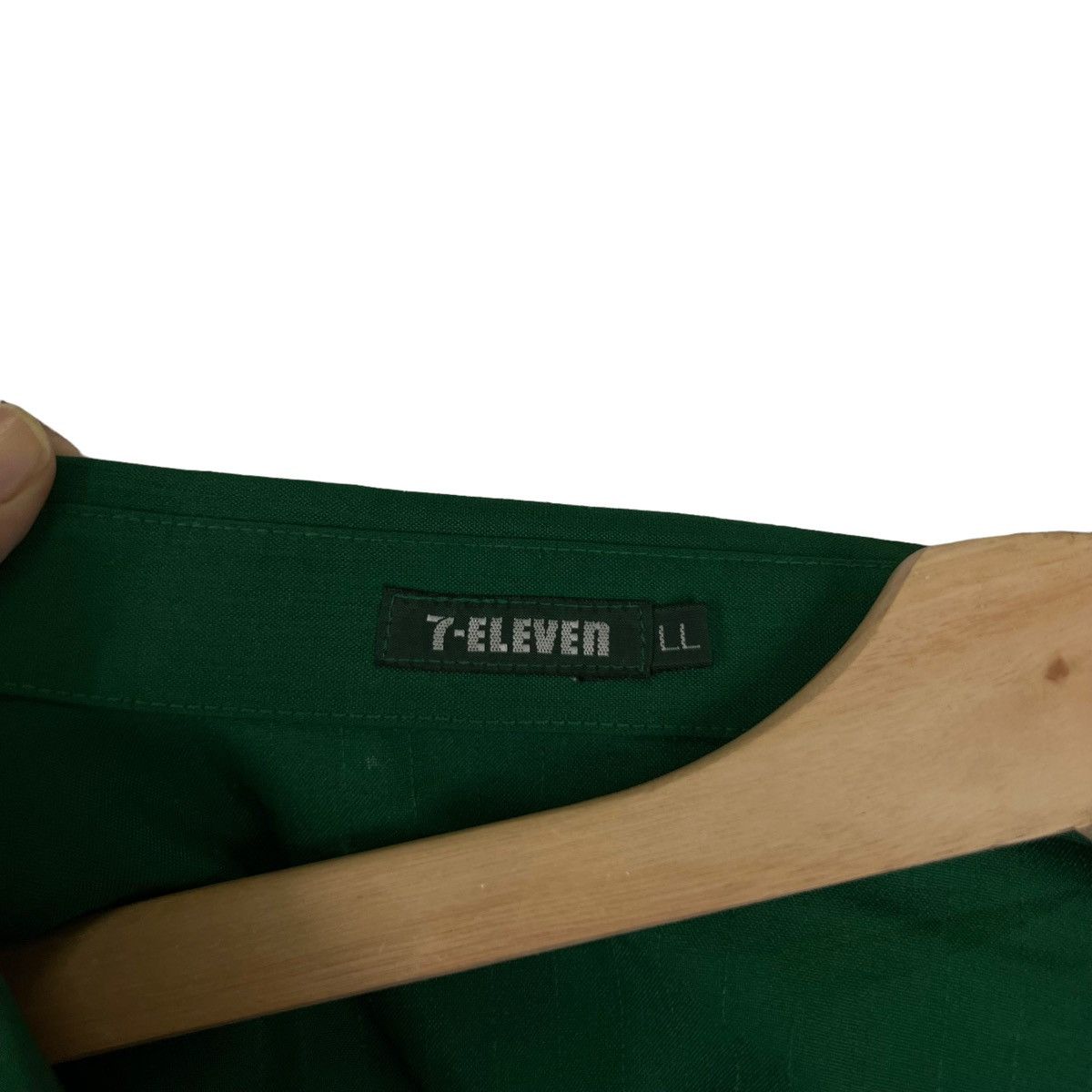 Japanese Brand VINTAGE 7-ELEVEN WORKERS WEAR BIG LOGO JACKET Size US L / EU 52-54 / 3 - 9 Thumbnail
