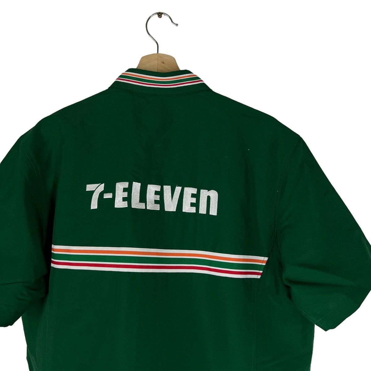 Japanese Brand VINTAGE 7-ELEVEN WORKERS WEAR BIG LOGO JACKET Size US L / EU 52-54 / 3 - 7 Thumbnail