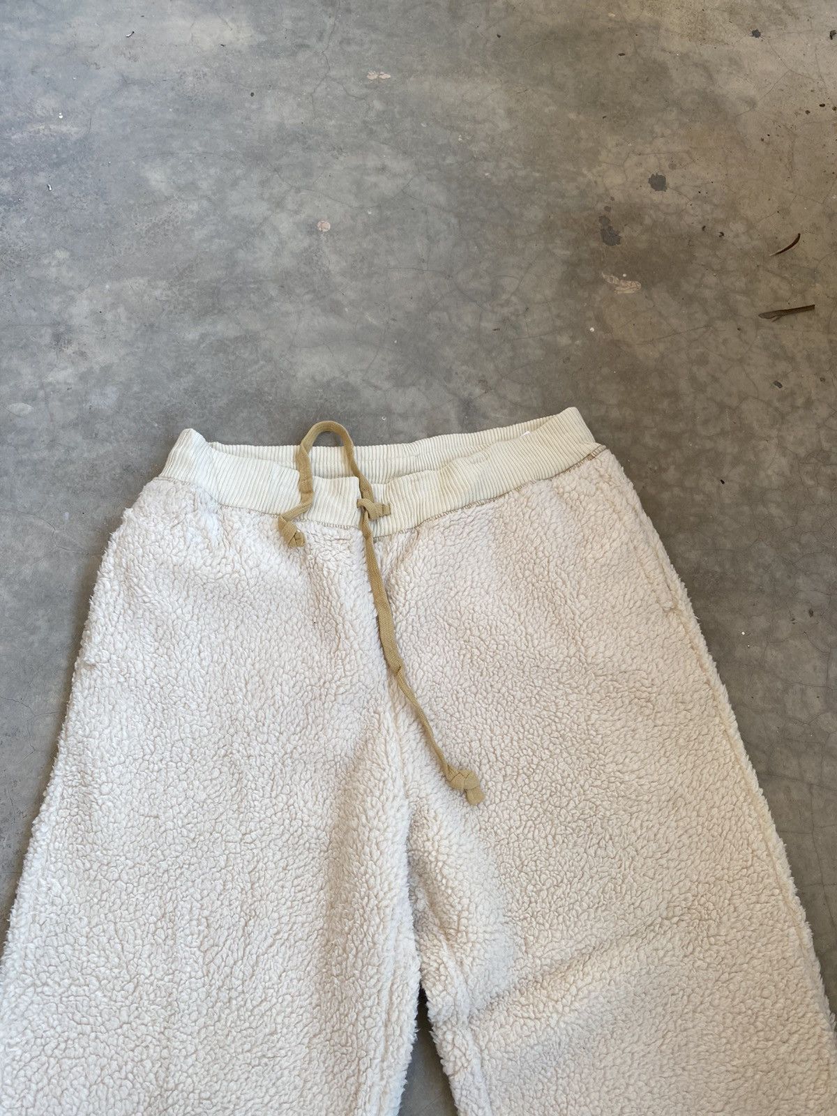 JW Anderson × Uniqlo Steals💥 Uniqlo JW Anderson sherpa Pants Size US 32 / EU 48 - 3 Thumbnail