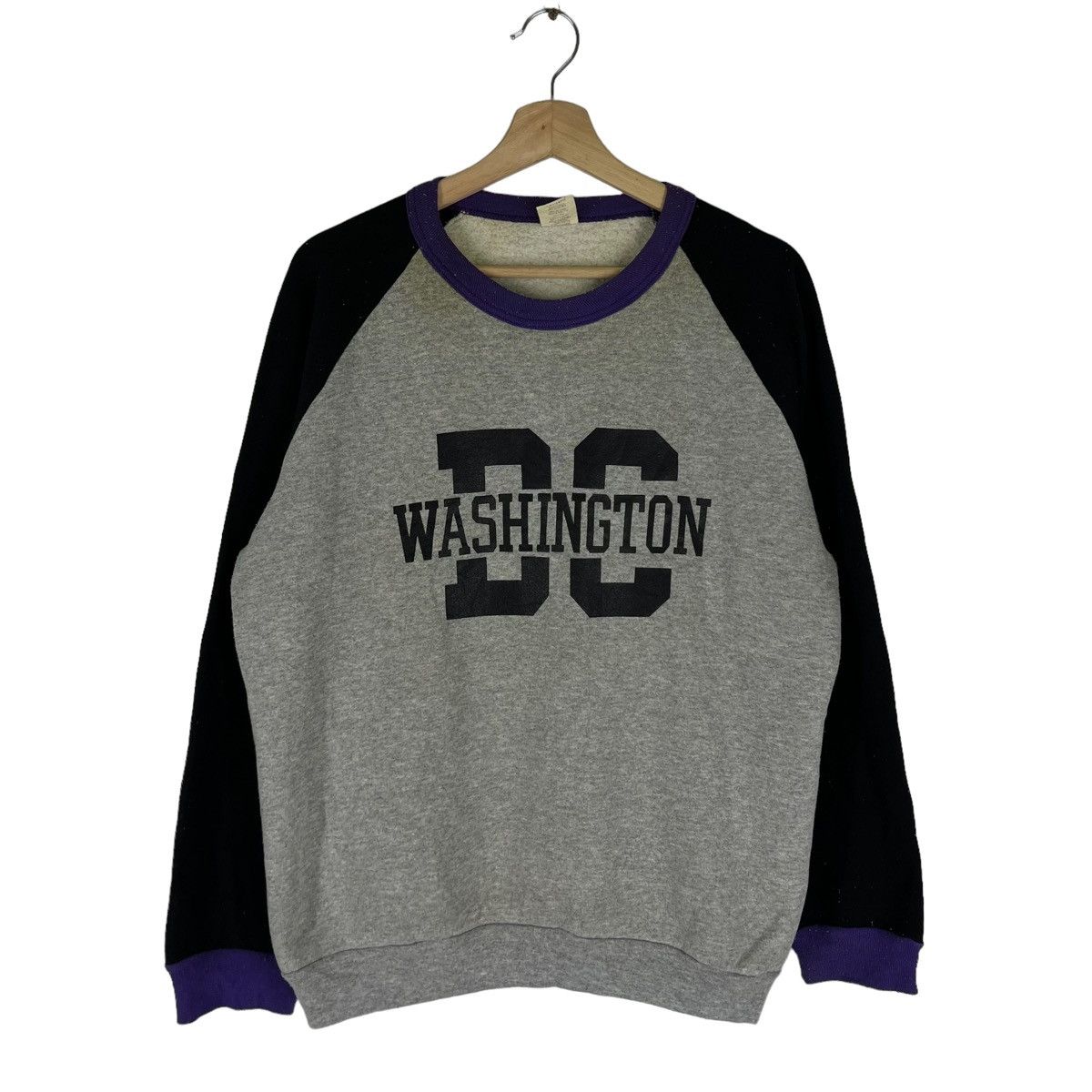 Japanese Brand VINTAGE SWEATSHIRT CREWNECK DC WASHINGTON BIG LOGO USA MADE Size US L / EU 52-54 / 3 - 1 Thumbnail