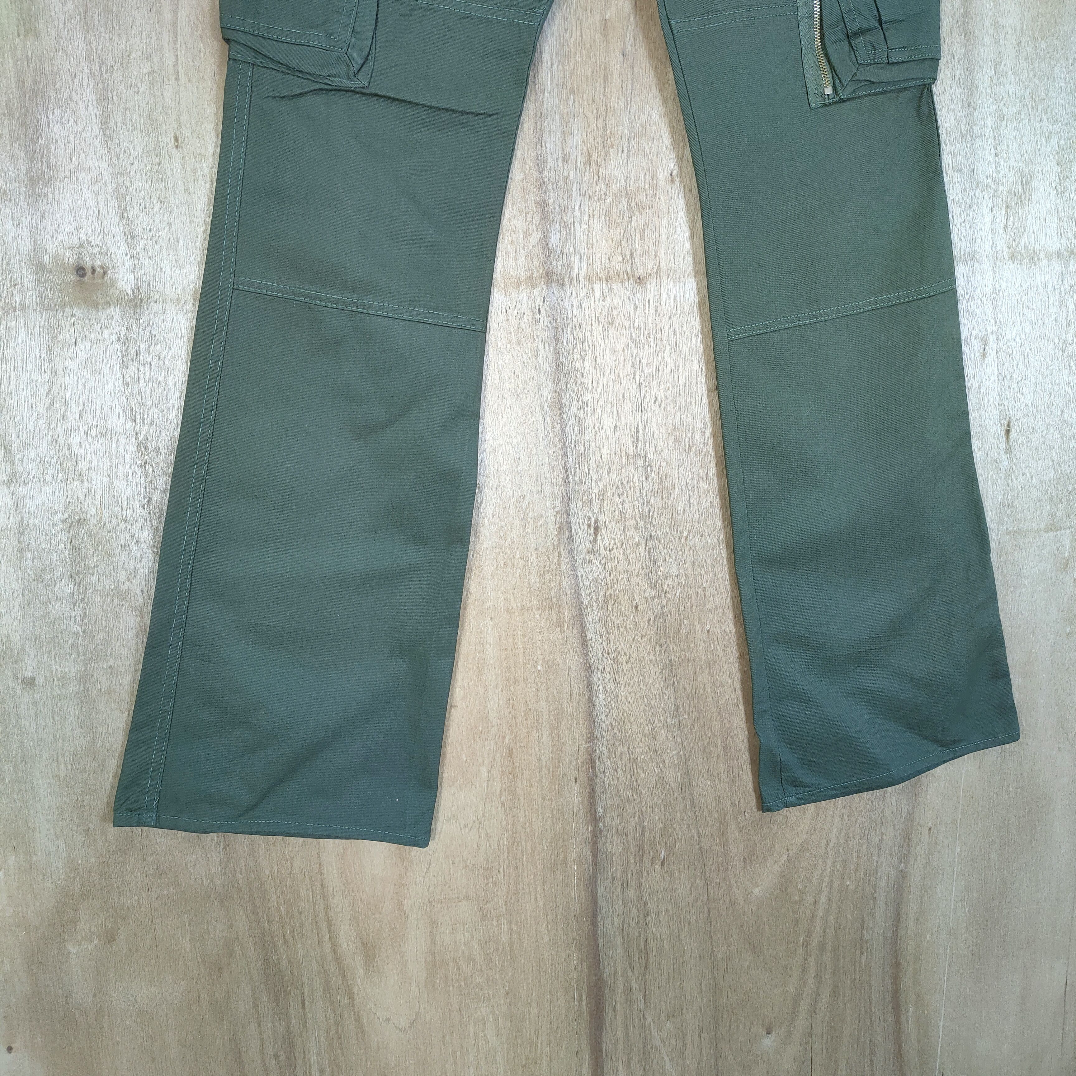 Roots ROOT THREE FLARE CARGO PANTS MULTIPOCKET TACTICAL Size US 31 - 3 Thumbnail