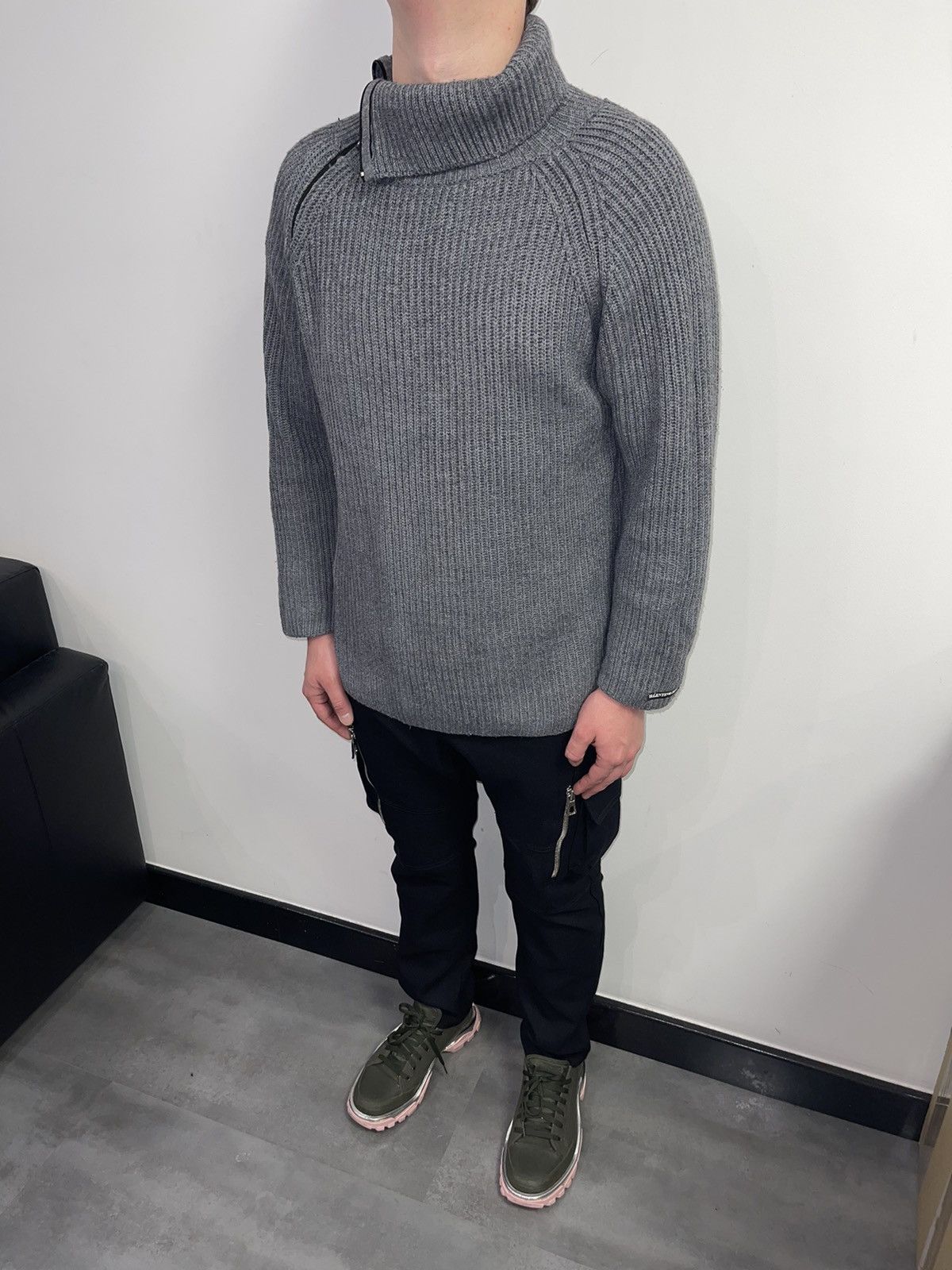 image of Avant Garde x Valentino Wool Zipped Turtleneck Sweater in Grey, Men's (Size XL)