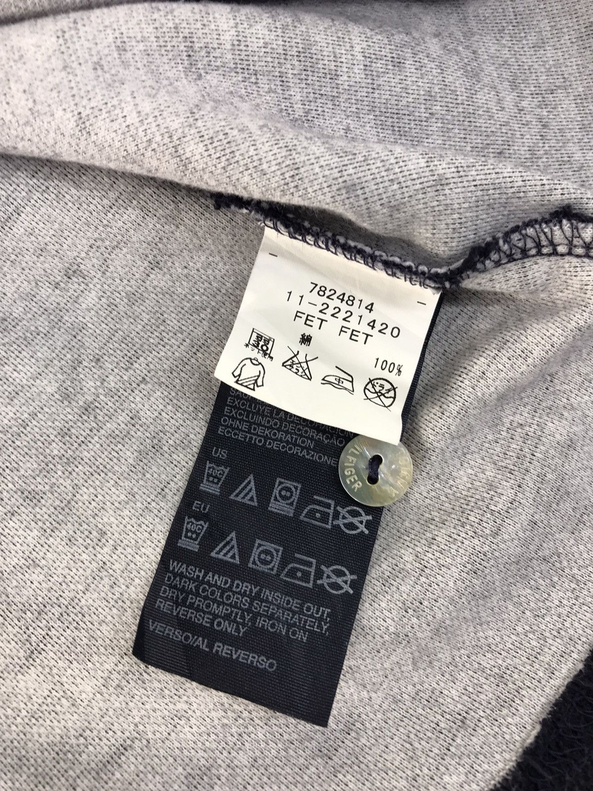 Tommy Hilfiger Tommy Hilfiger Simple Logo Button Style Size US M / EU 48-50 / 2 - 7 Thumbnail