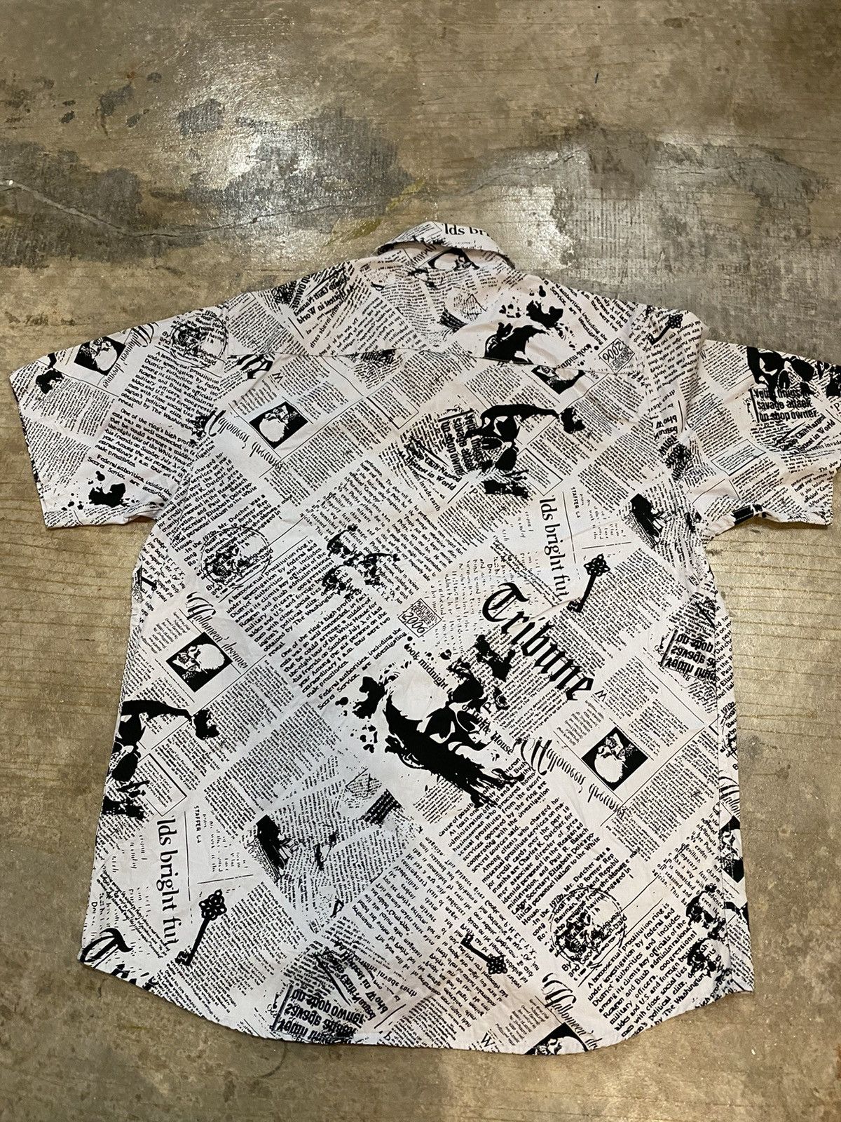Japanese Brand 2006 BA.TSU studio japan newspaper skull print Size US M / EU 48-50 / 2 - 10 Thumbnail