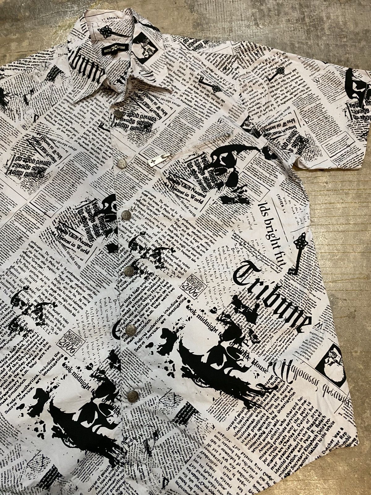 Japanese Brand 2006 BA.TSU studio japan newspaper skull print Size US M / EU 48-50 / 2 - 5 Thumbnail