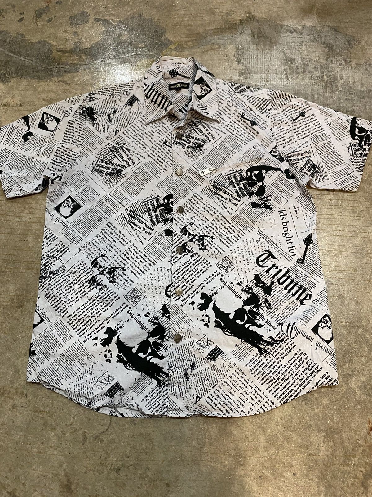 Japanese Brand 2006 BA.TSU studio japan newspaper skull print Size US M / EU 48-50 / 2 - 3 Thumbnail