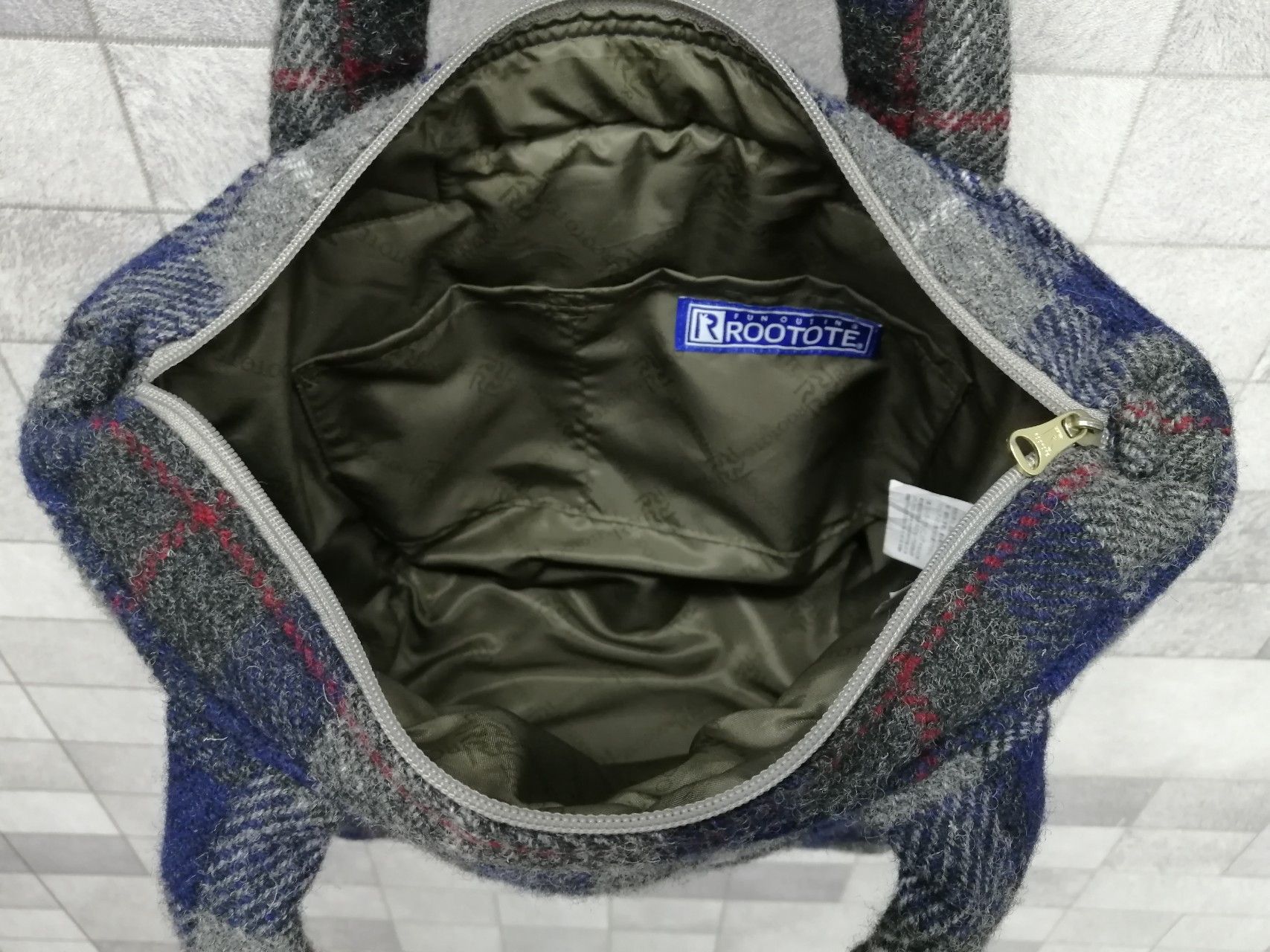 Harris Tweed × ROOTOTE RARE!🔥HARRIS TWEED x ROOTOTE WOOL Tote/ Hand Warmer Bag Size ONE SIZE - 12 Thumbnail