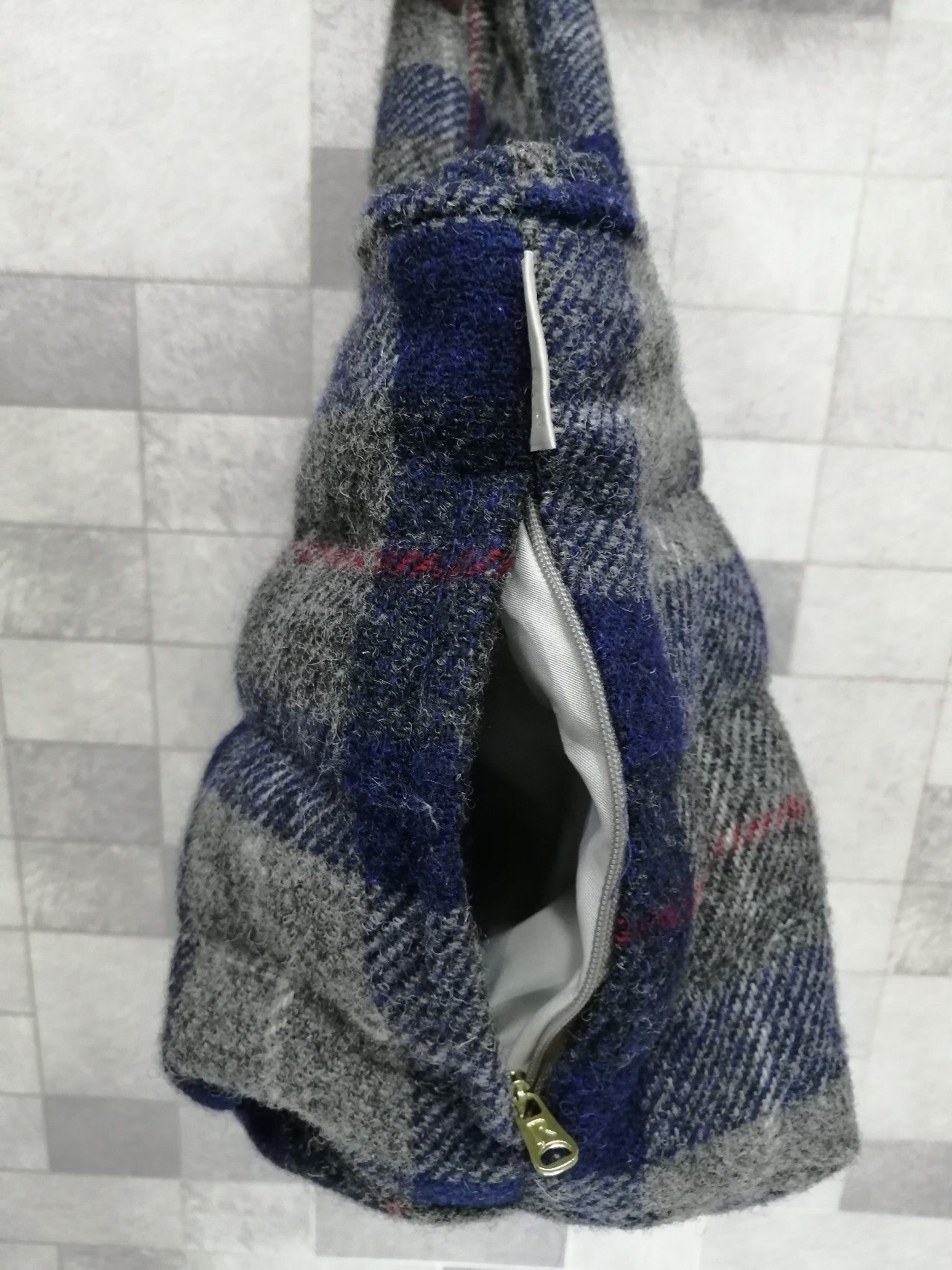 Harris Tweed × ROOTOTE RARE!🔥HARRIS TWEED x ROOTOTE WOOL Tote/ Hand Warmer Bag Size ONE SIZE - 15 Thumbnail