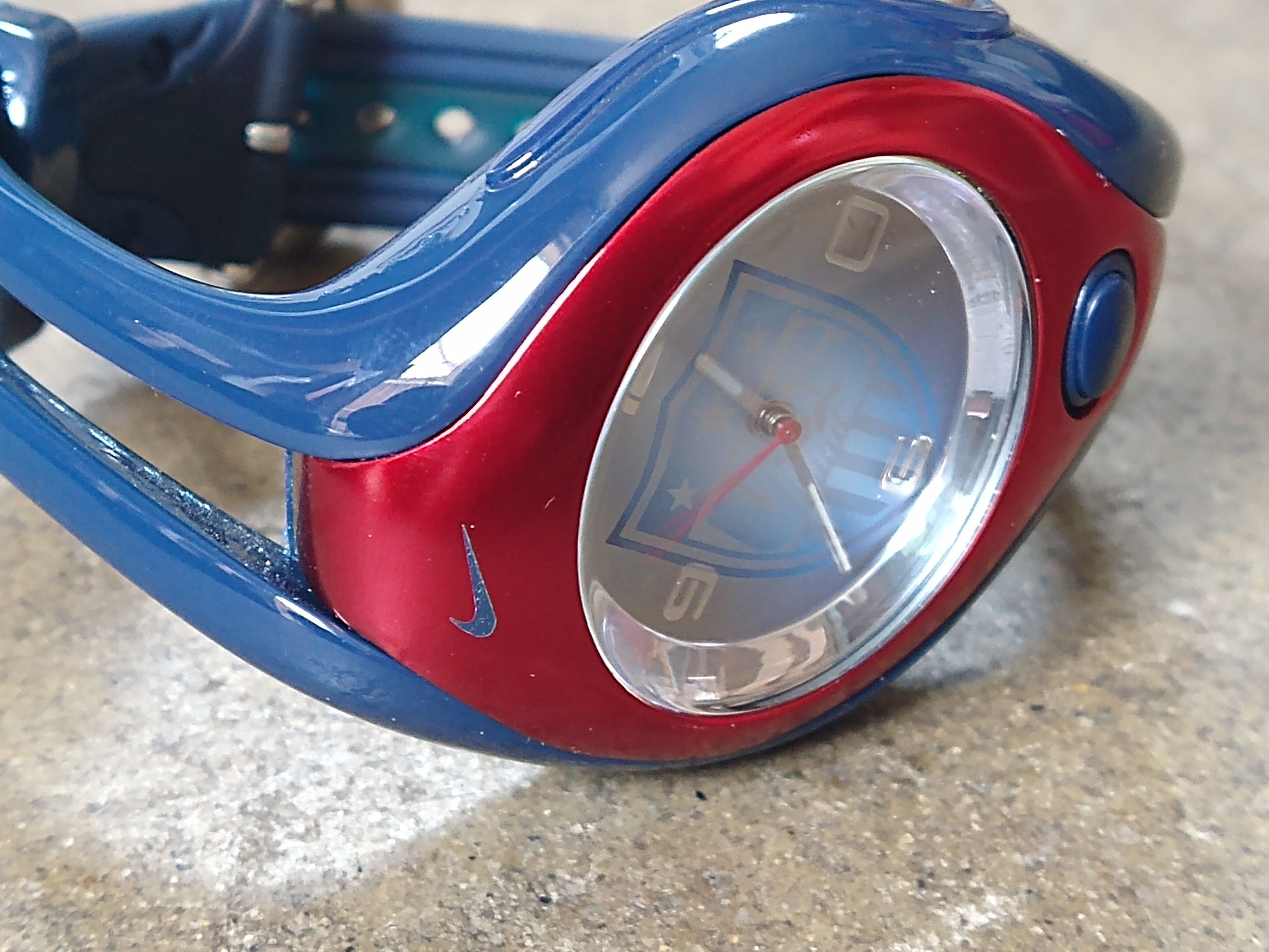Nike Nike Watch USA Soccer Red Blue Rubber Y2K Size ONE SIZE - 5 Thumbnail