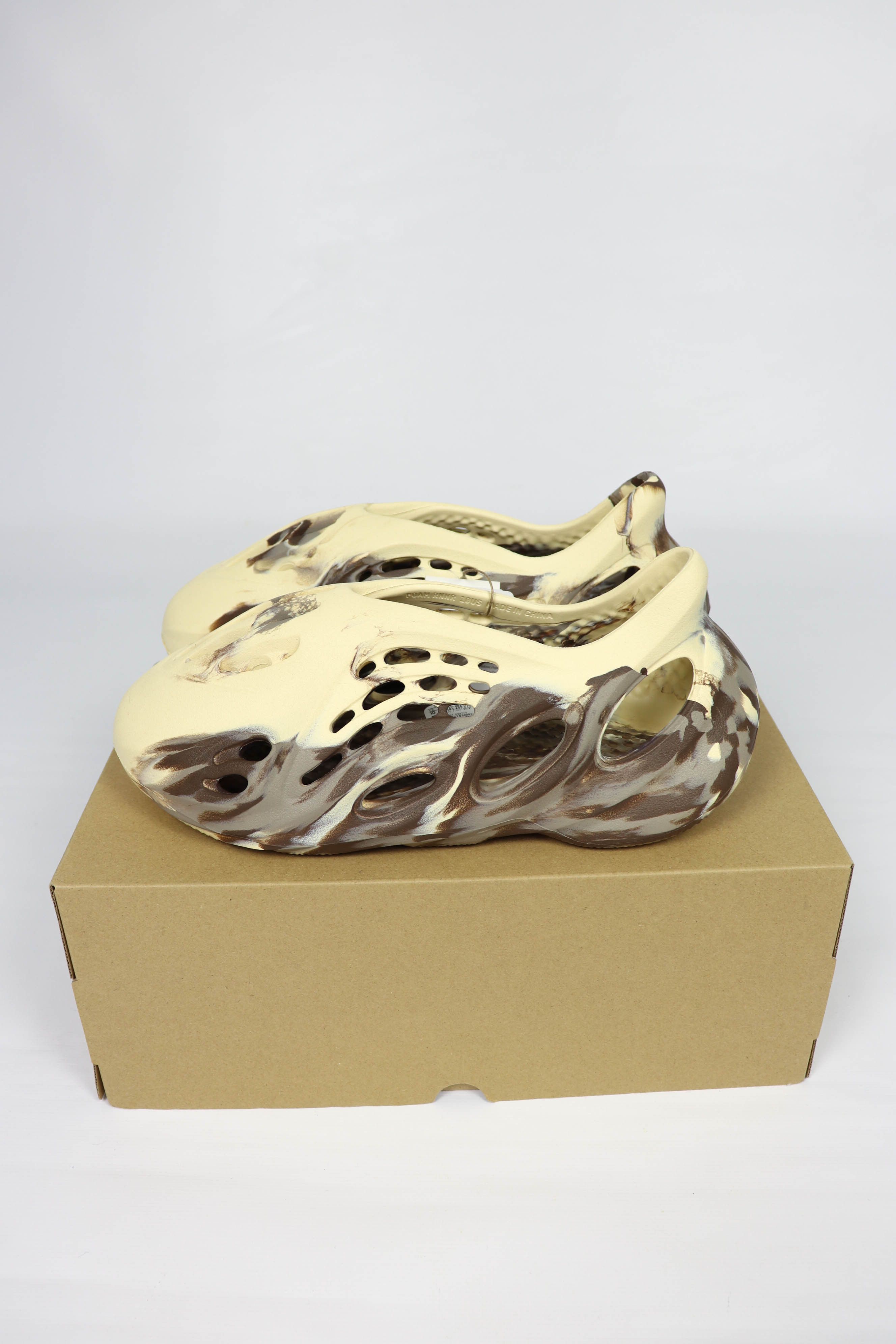 Adidas × Kanye West YZY Yeezy Foam Runner GX8774 MX Cream Clay Size US 10 / EU 43 - 8 Thumbnail