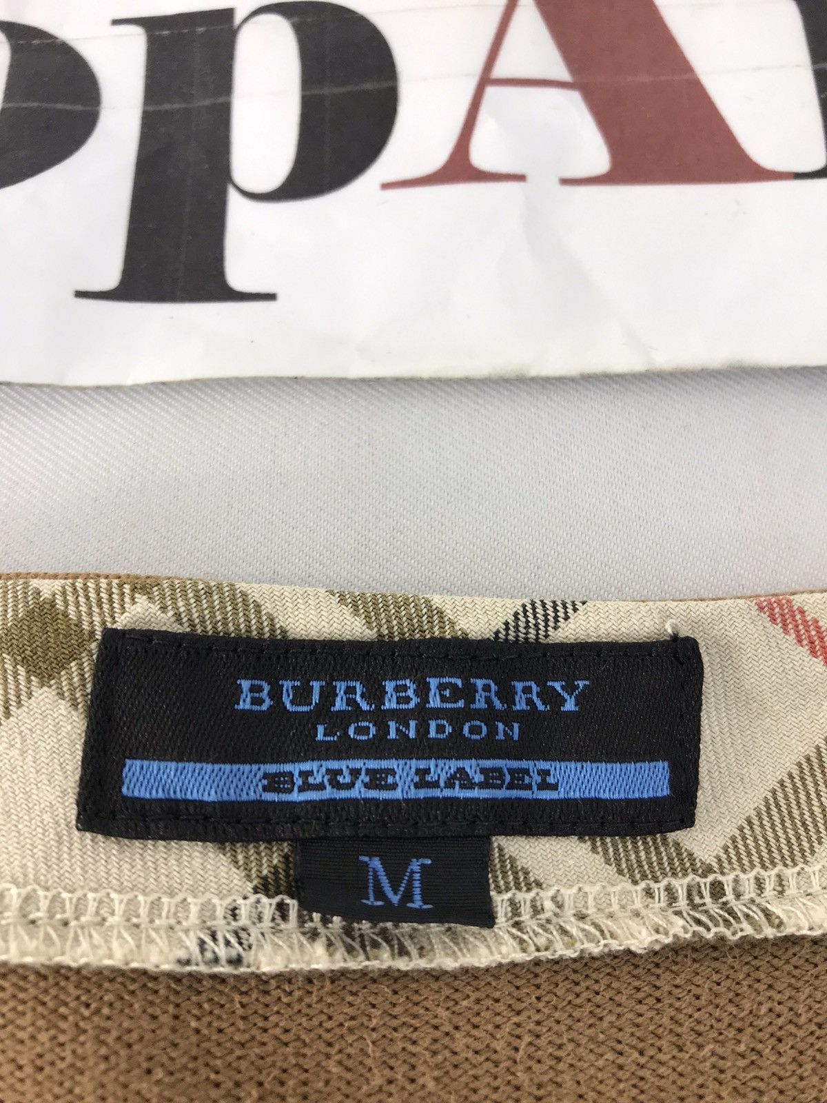 Burberry Burberry London Blue Label Simple Logo Design Size US M / EU 48-50 / 2 - 5 Thumbnail