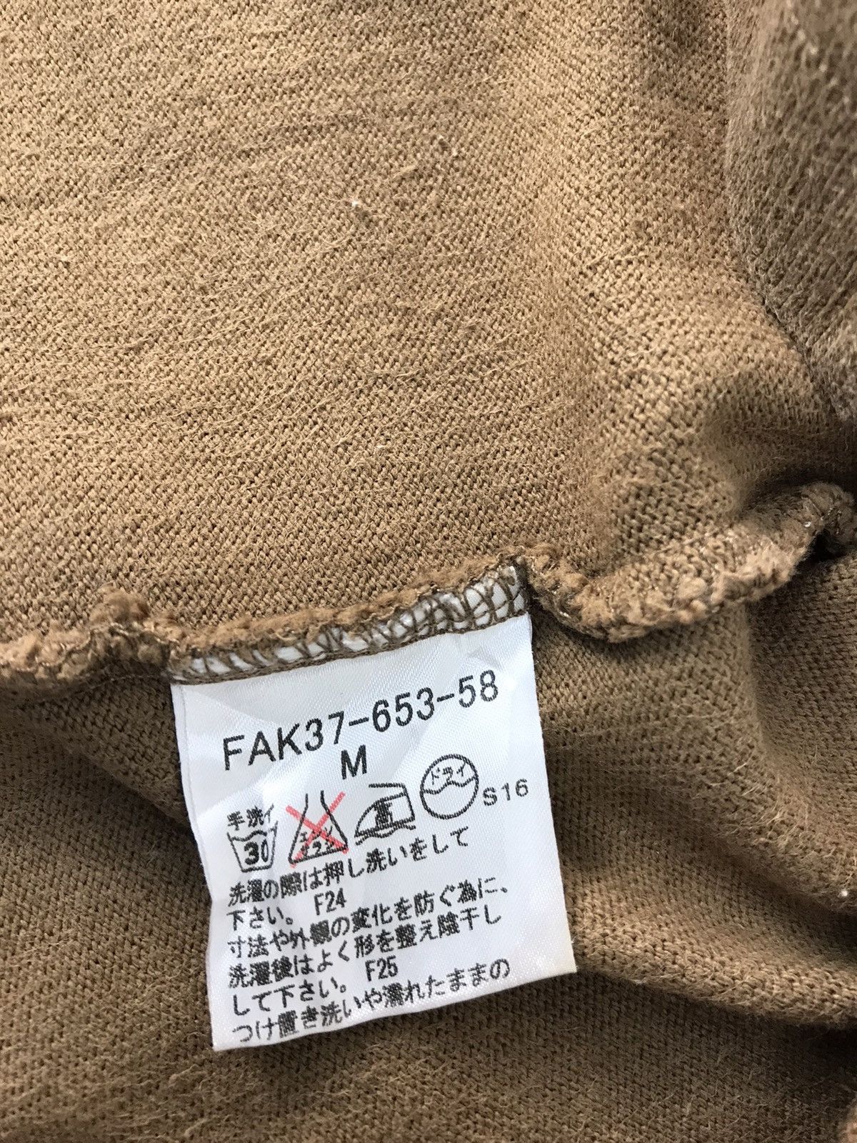 Burberry Burberry London Blue Label Simple Logo Design Size US M / EU 48-50 / 2 - 6 Thumbnail