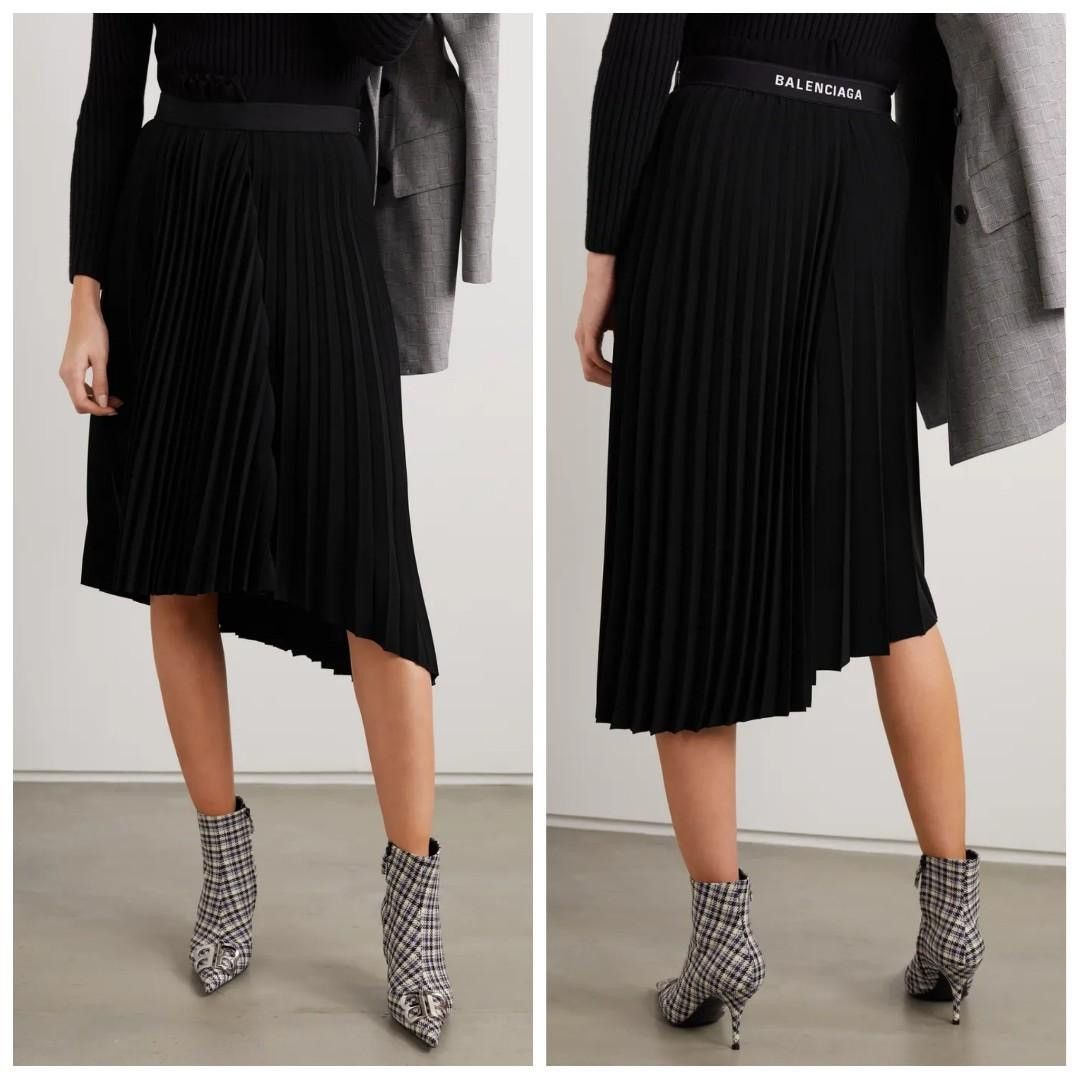 image of Balenciaga Logo Pleated Kilt Skirt in Black, Women's (Size 26)