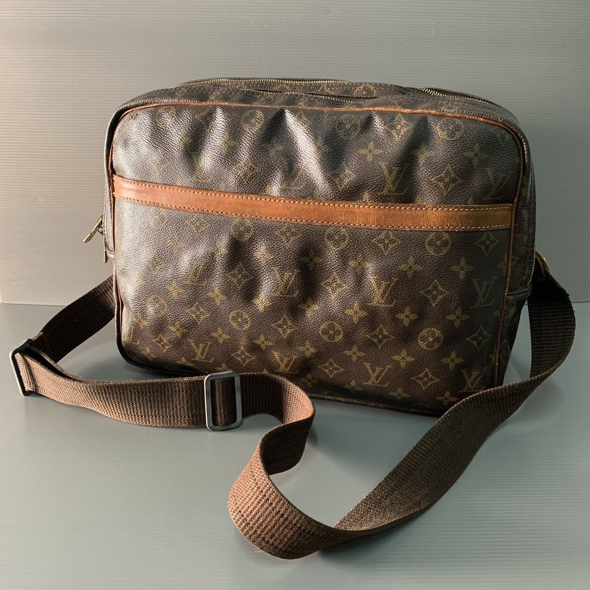 Louis Vuitton Louis Vuitton Reporter Mesengger GM Size ONE SIZE - 4 Thumbnail