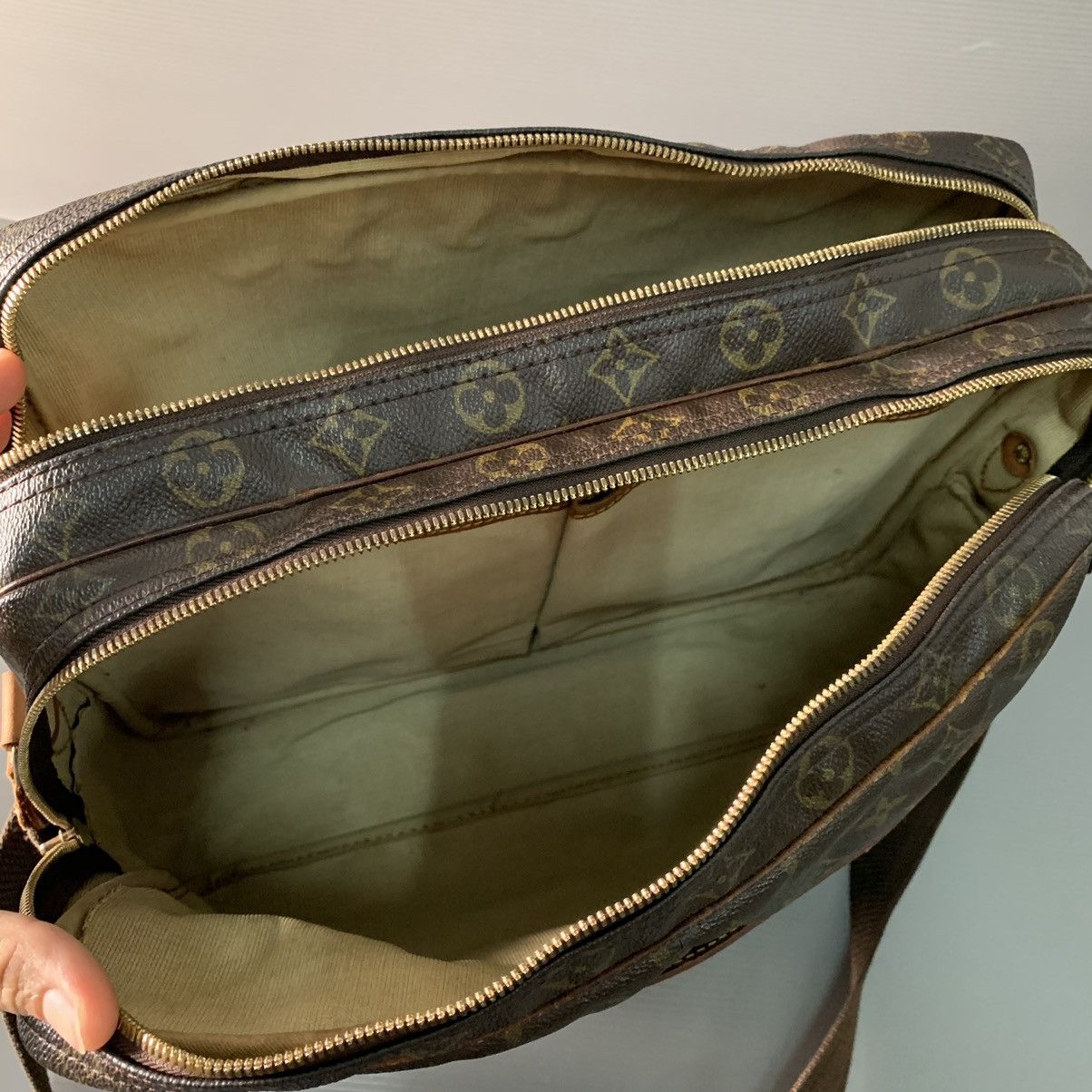 Louis Vuitton Louis Vuitton Reporter Mesengger GM Size ONE SIZE - 18 Thumbnail
