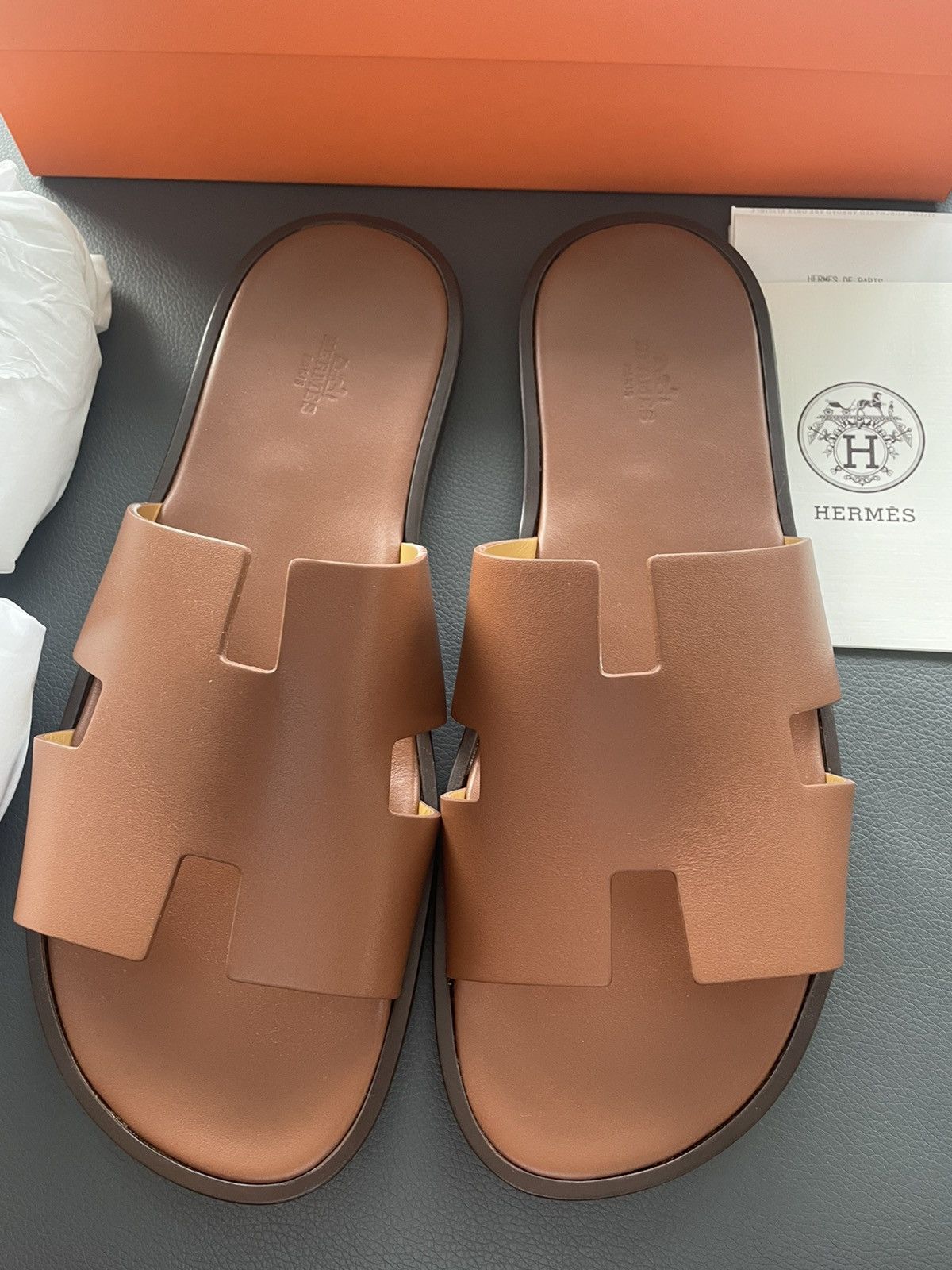 Hermes Rare Brand New Hermes Logo Leather Izmir Sandal Slides Shoes Size US 11 / EU 44 - 20 Thumbnail
