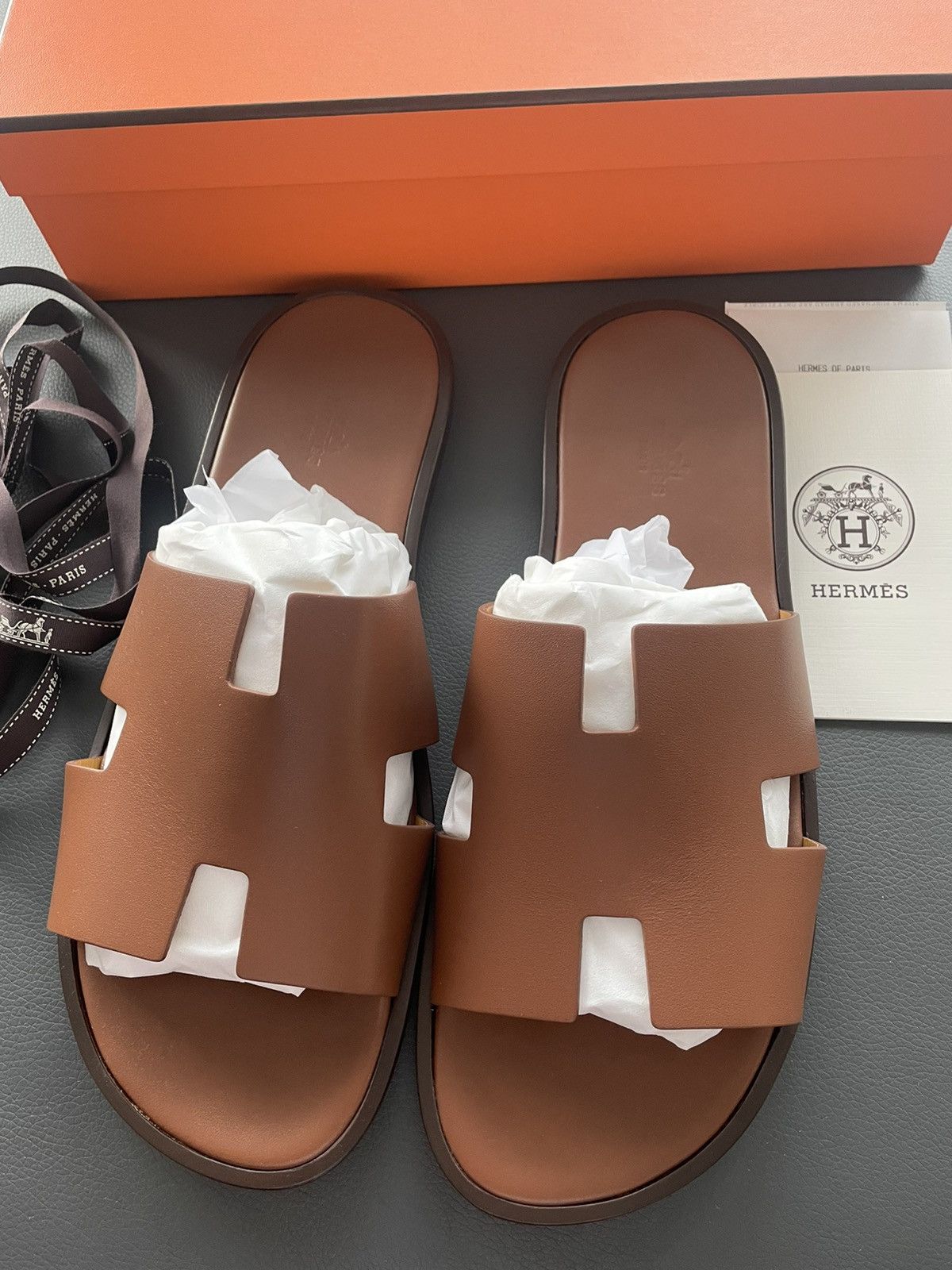 Hermes Rare Brand New Hermes Logo Leather Izmir Sandal Slides Shoes Size US 11 / EU 44 - 9 Thumbnail