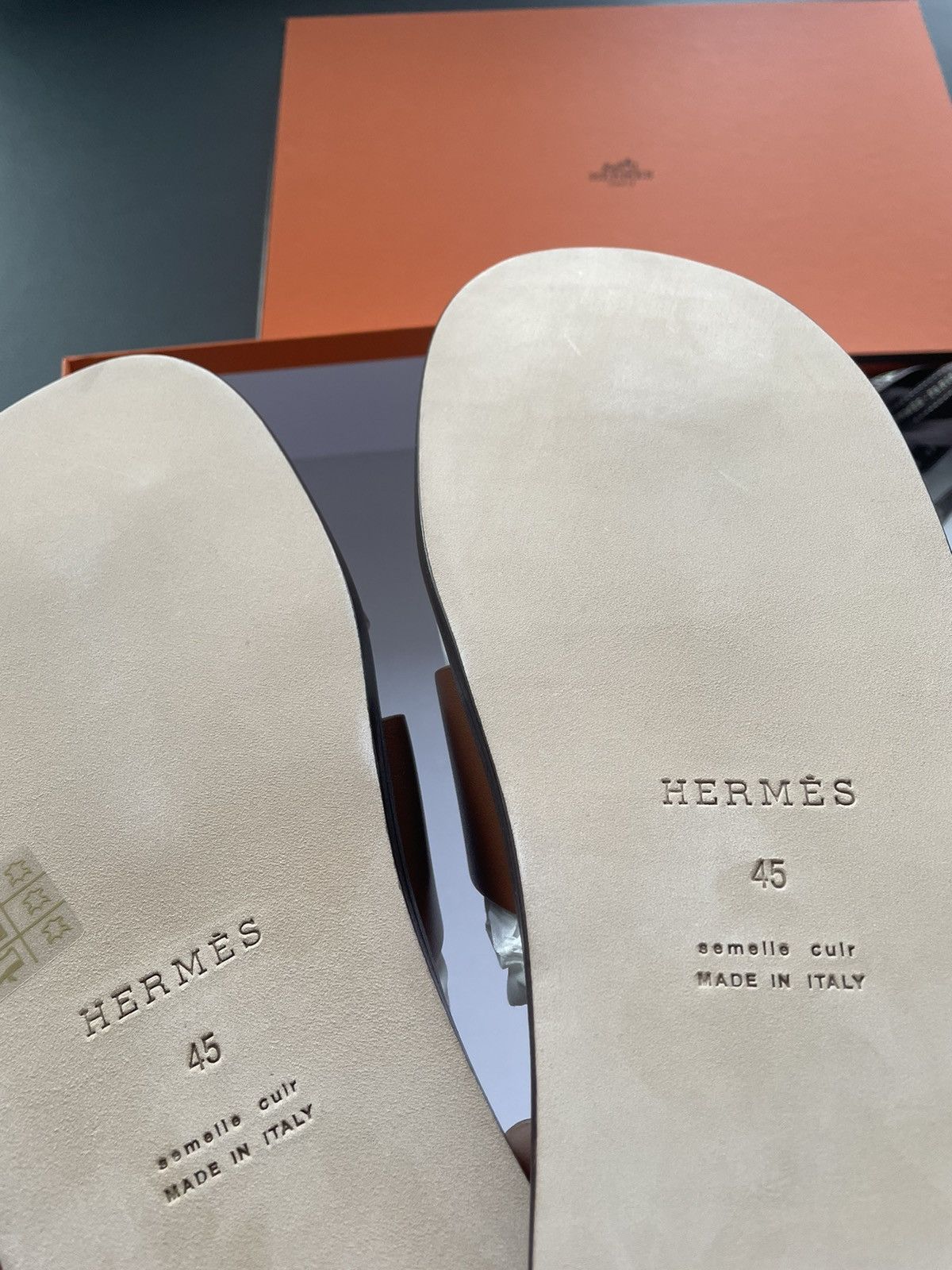 Hermes Rare Brand New Hermes Logo Leather Izmir Sandal Slides Shoes Size US 11 / EU 44 - 6 Thumbnail