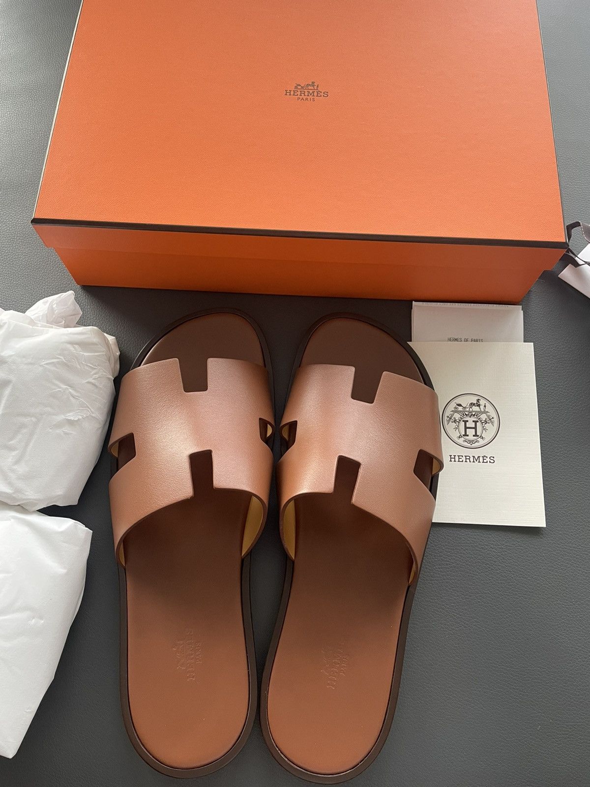 Hermes Rare Brand New Hermes Logo Leather Izmir Sandal Slides Shoes Size US 11 / EU 44 - 21 Thumbnail