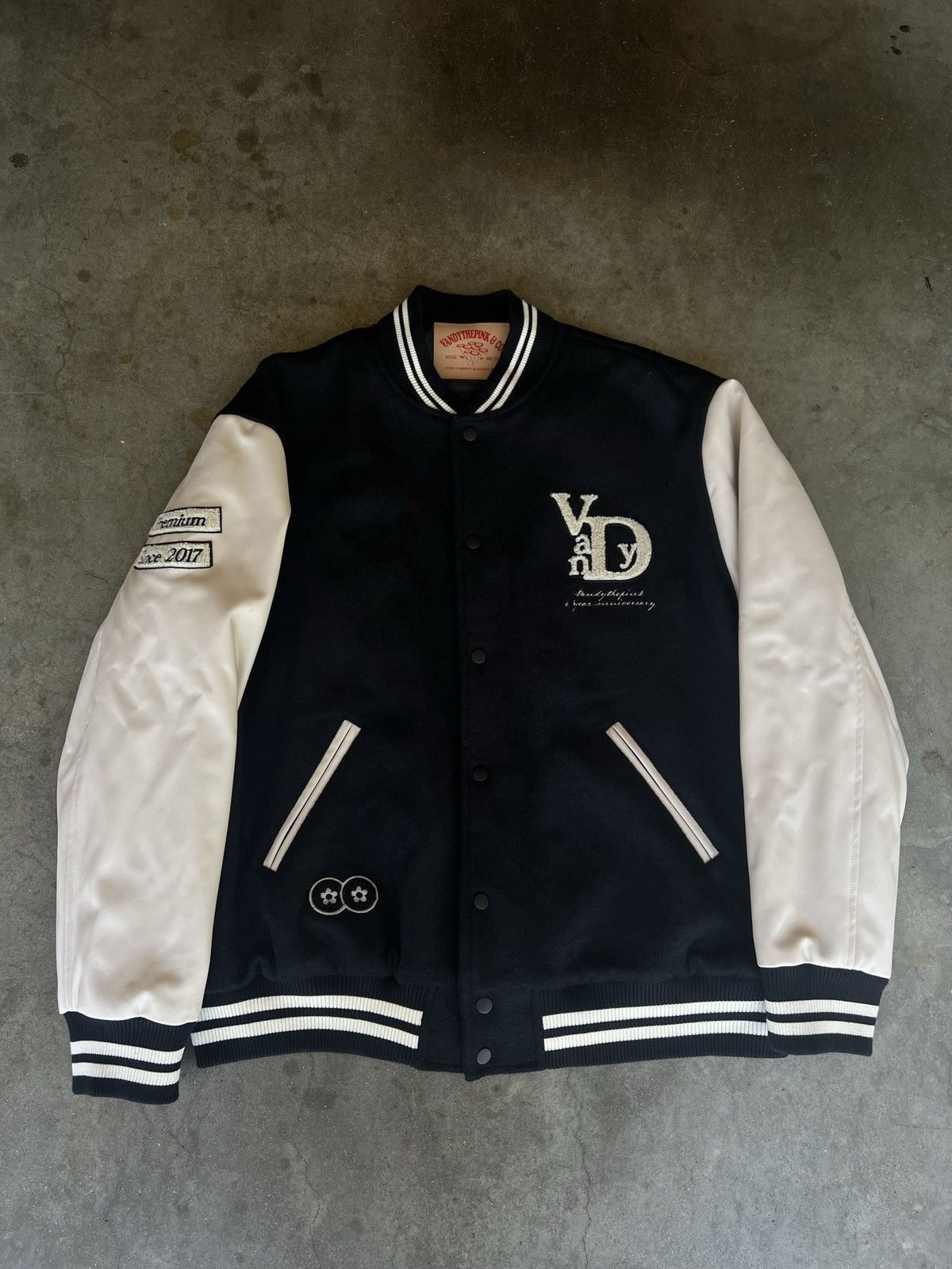 Vandy The Pink DS 2021 Vandy The Pink 4 Year Varsity Jacket Black Size US XL / EU 56 / 4 - 2 Thumbnail