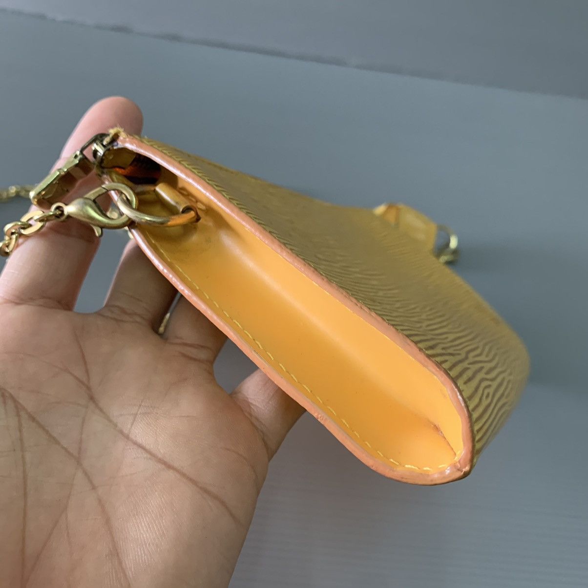 Louis Vuitton Louis Vuitton Pochette Epi Yellow Bag Size ONE SIZE - 3 Thumbnail