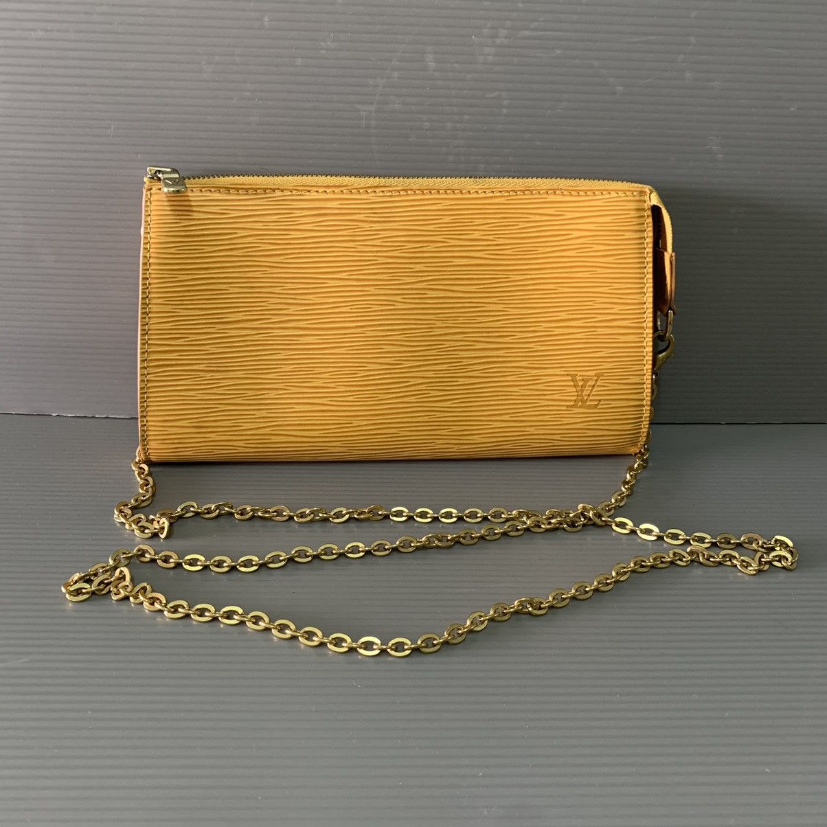 Louis Vuitton Louis Vuitton Pochette Epi Yellow Bag Size ONE SIZE - 2 Thumbnail