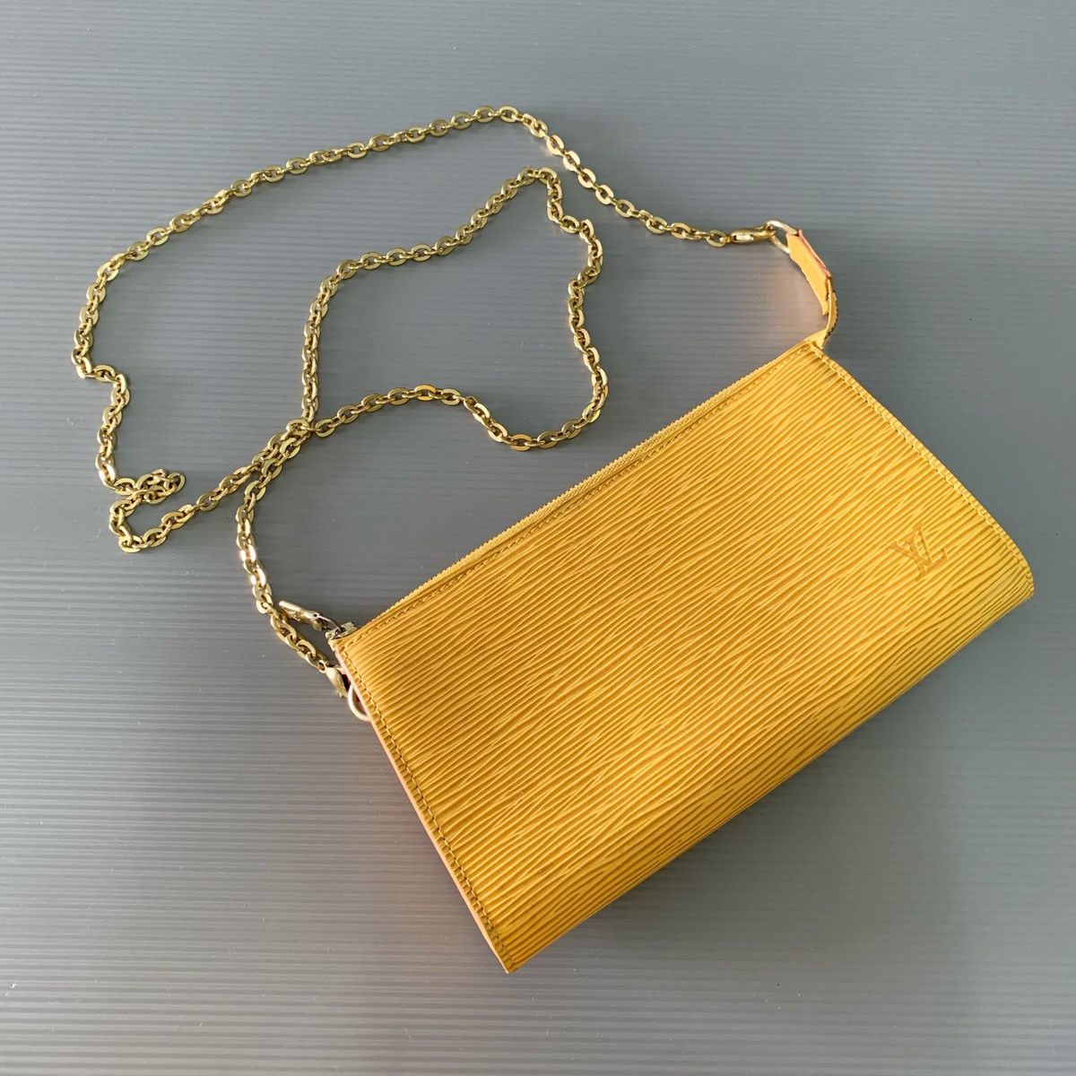 Louis Vuitton Louis Vuitton Pochette Epi Yellow Bag Size ONE SIZE - 1 Thumbnail